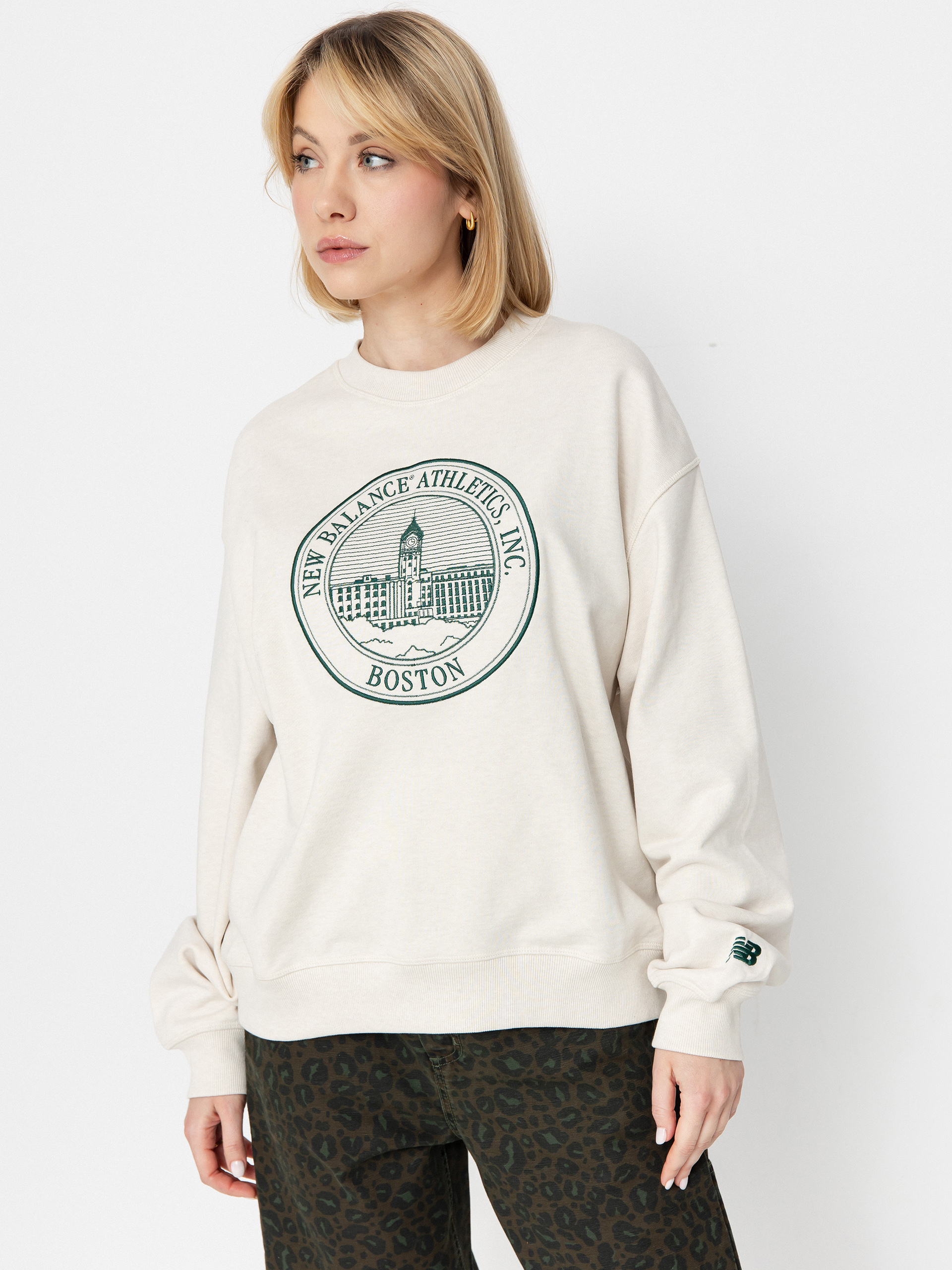 Mikina New Balance Athletics French Terry Oversized Crest Crew Wmn (linen heather)