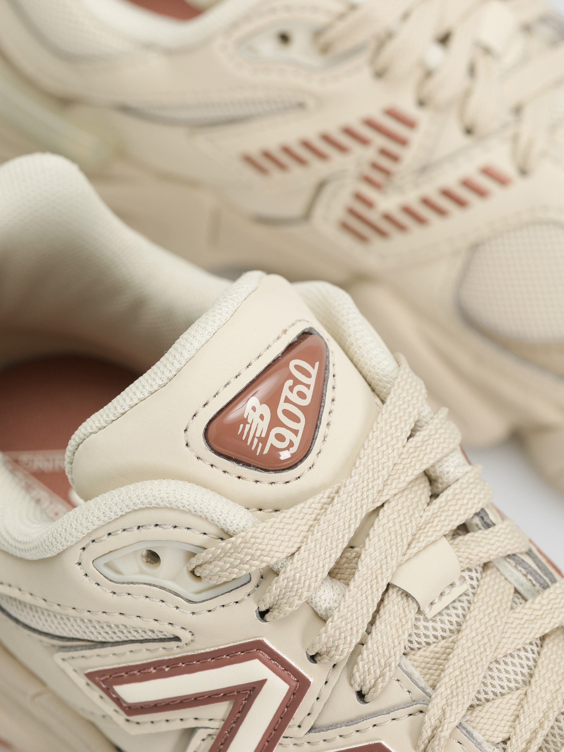 Boty New Balance 9060 JR (bone)