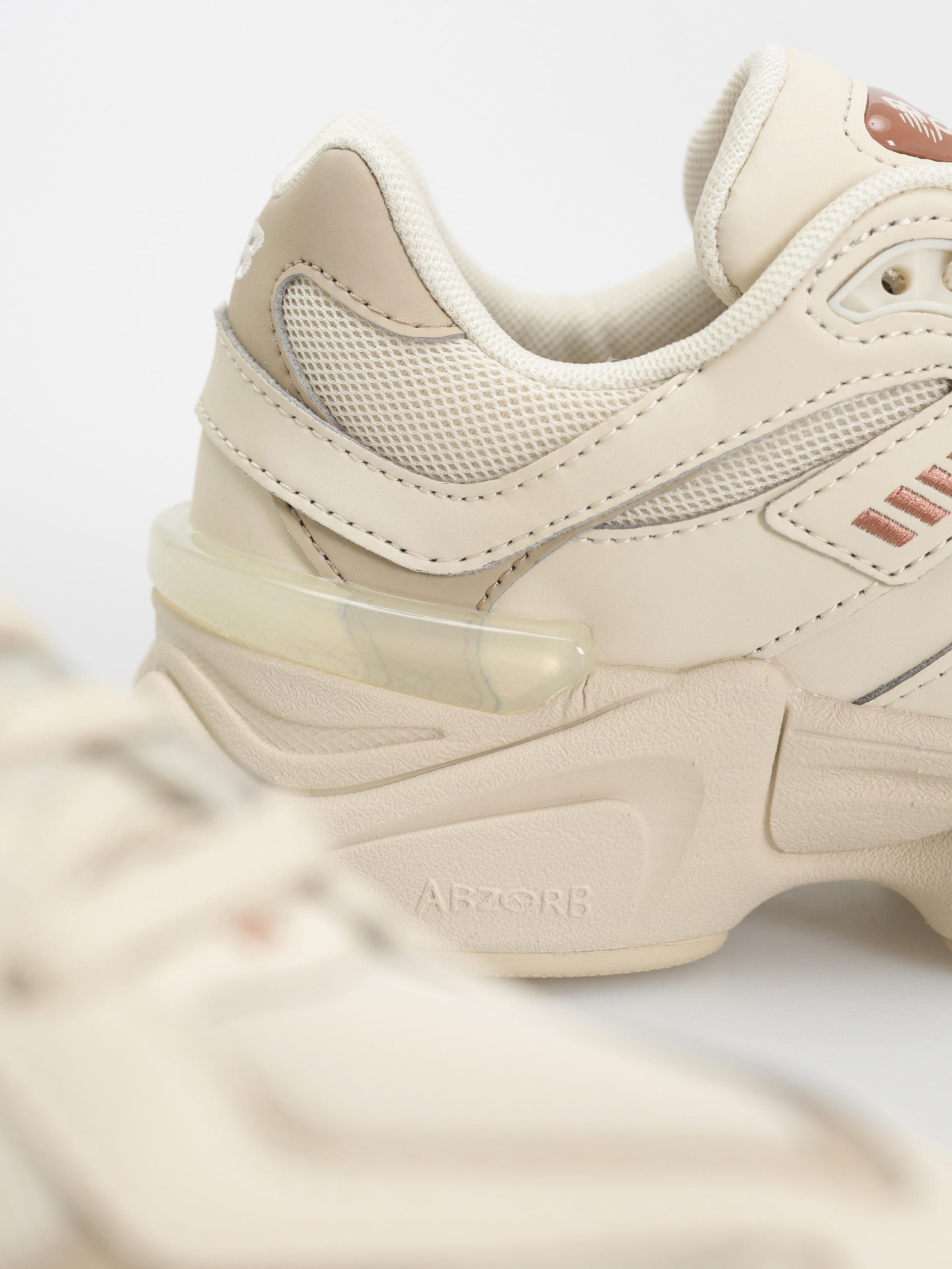 Boty New Balance 9060 JR (bone)