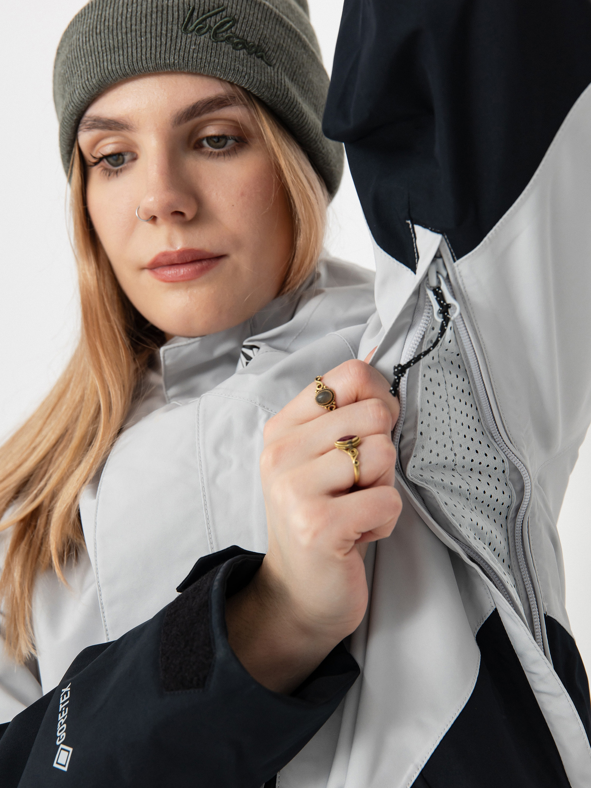 Dámská Snowboardová bunda Volcom V.Co Aris Ins Gore (cloud grey)