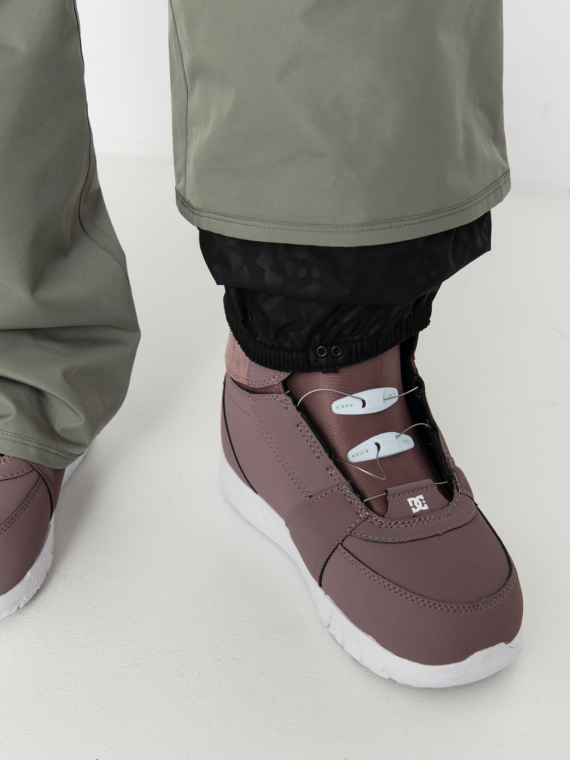 Dámské Snowboardové kalhoty  Volcom Bridger Ins (lichen green)