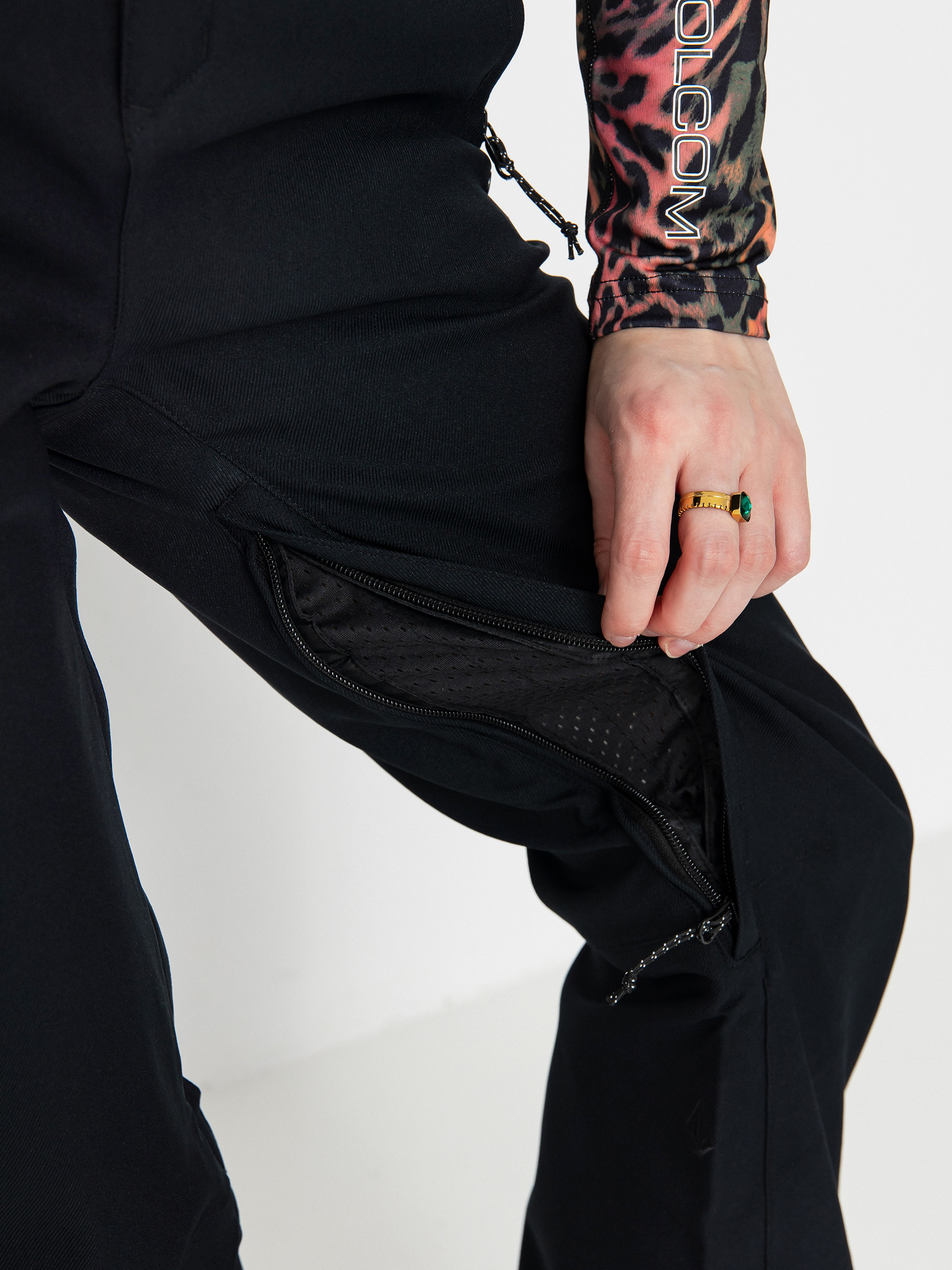 Dámské Snowboardové kalhoty  Volcom Genus Stretch (black)