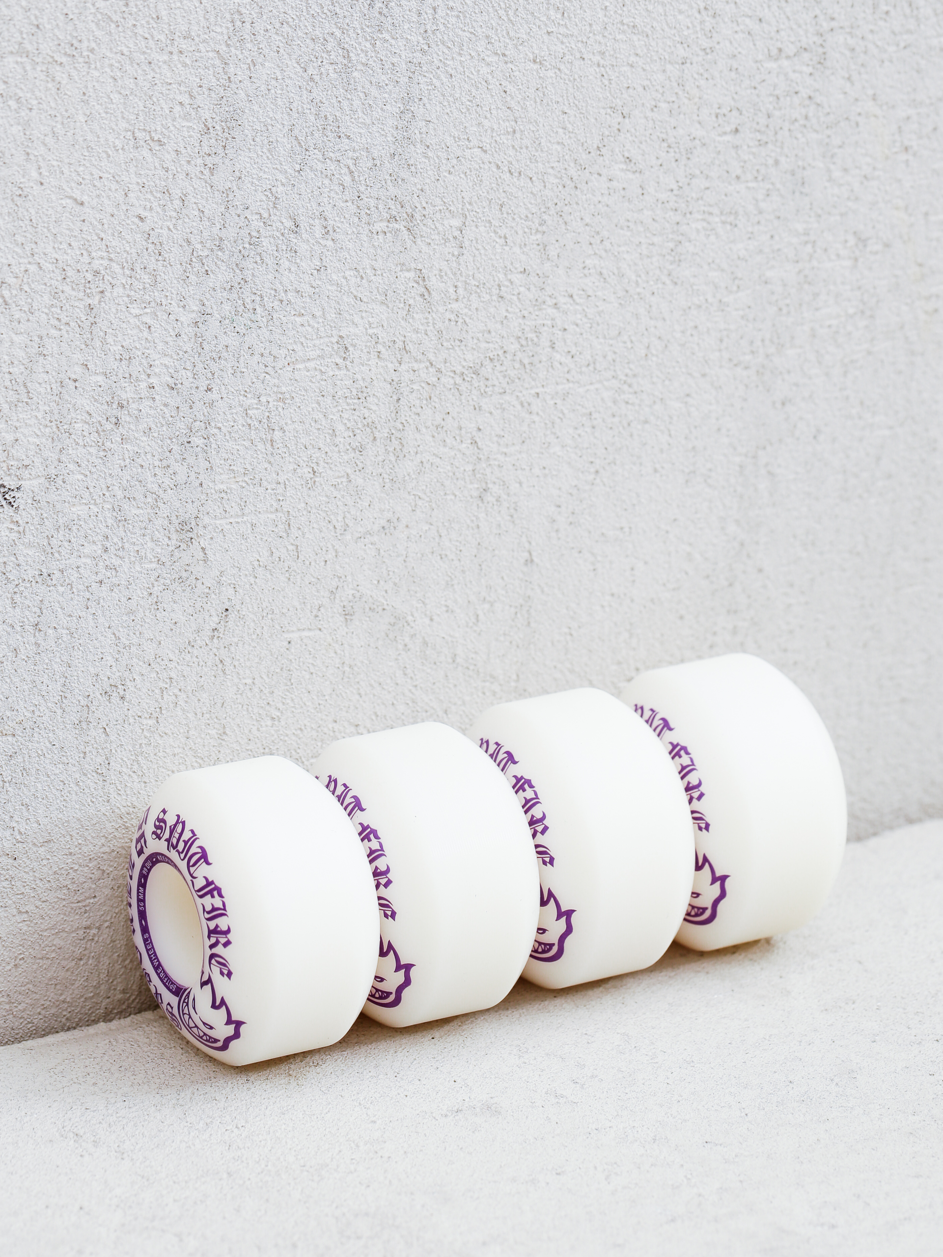 Kolečka Spitfire 99D Burners (white/purple)