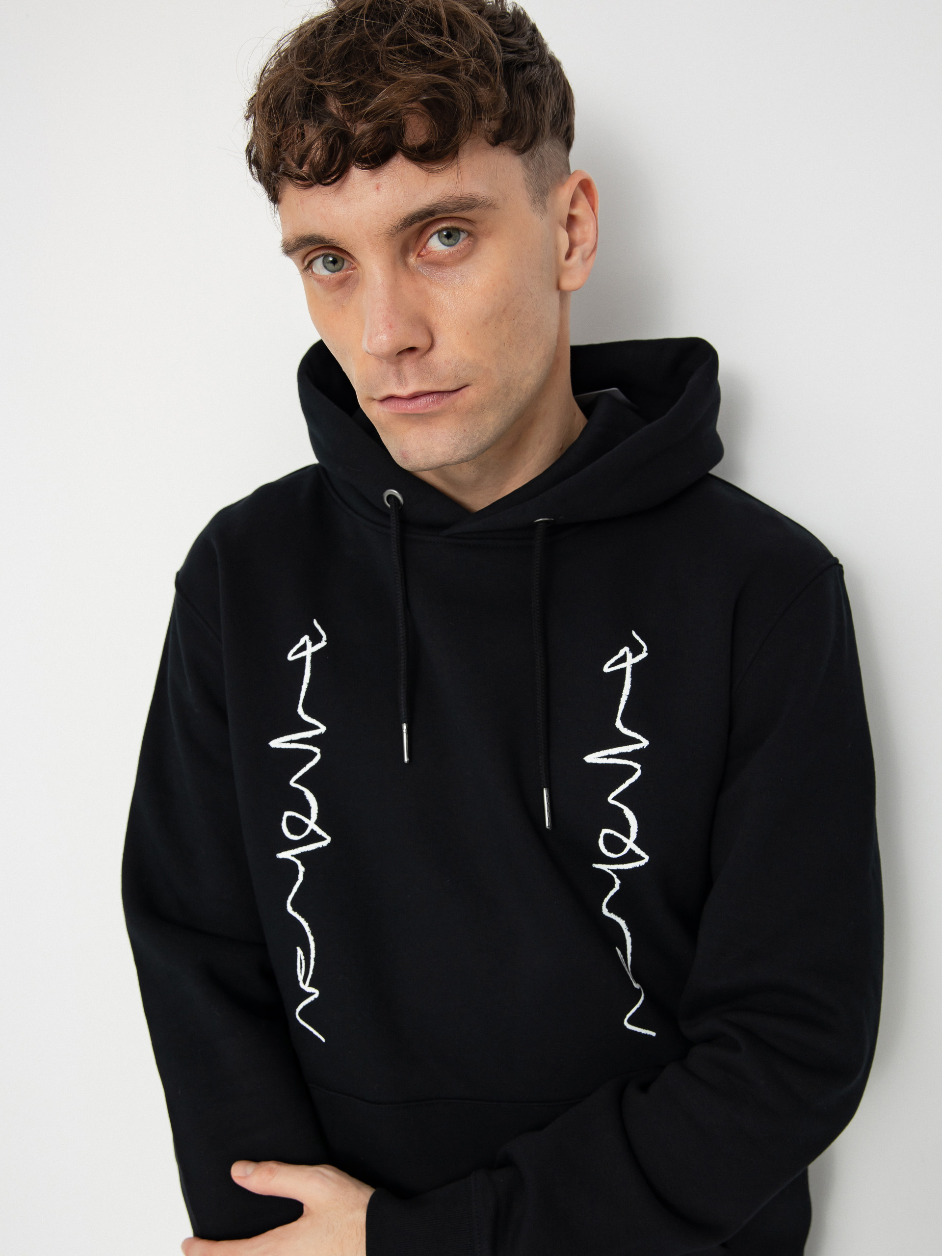 Mikina s kapucí Poetic Collective Crayon Chain HD (black)