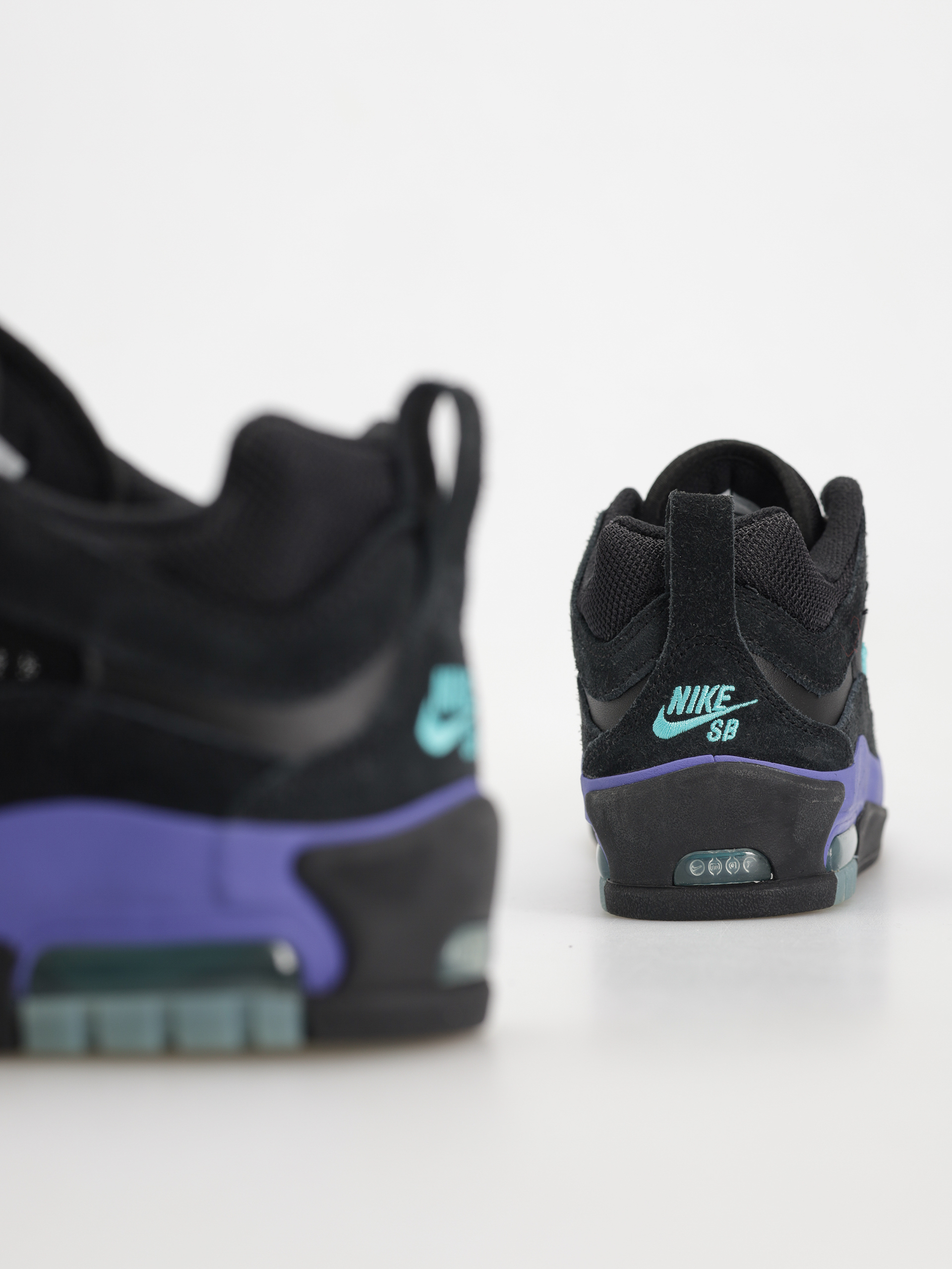 Boty Nike SB Air Max Ishod (black/dusty cactus black persian violet)