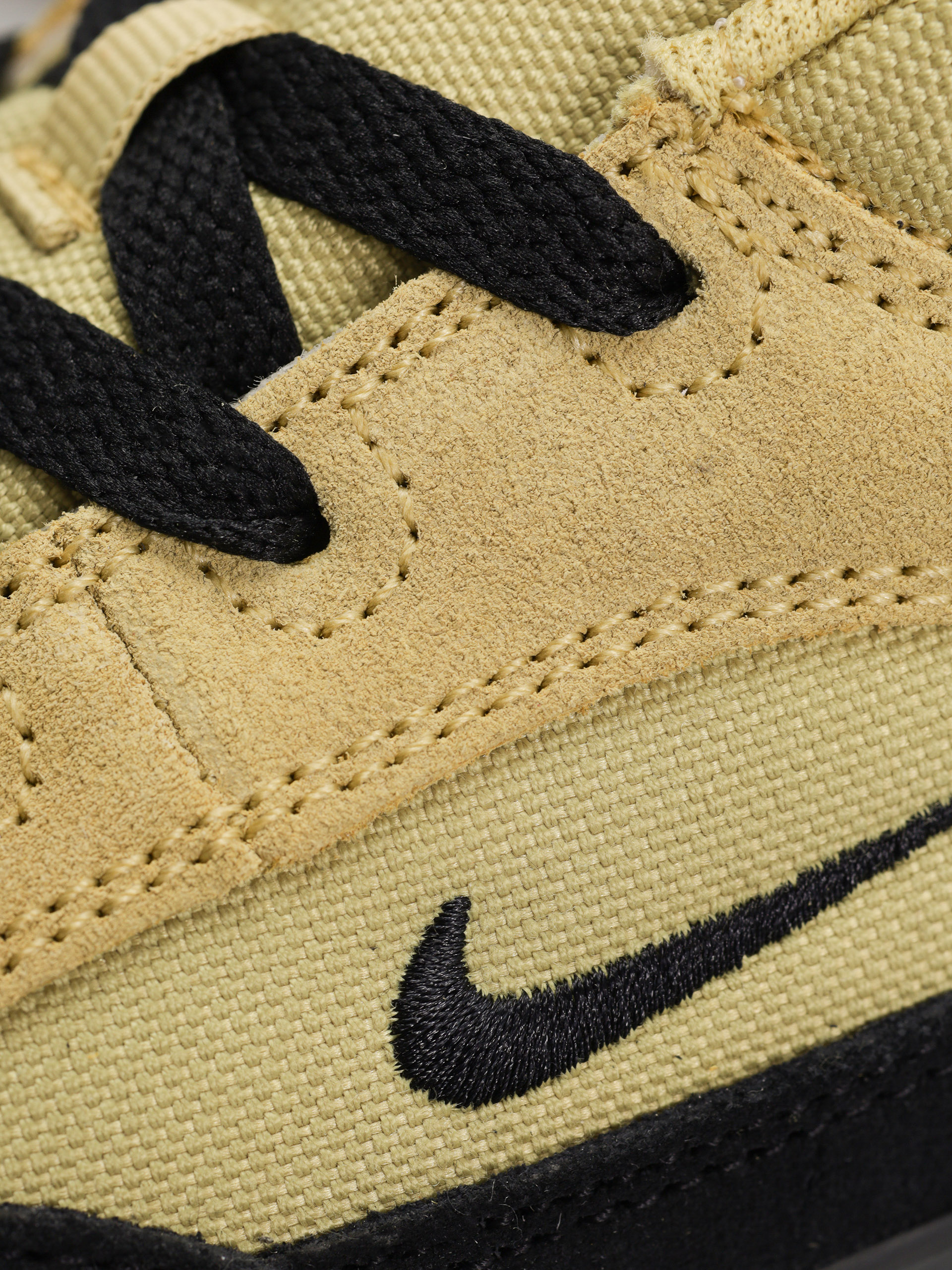 Boty Nike SB Malor TE (buff gold/black black cinnamon)