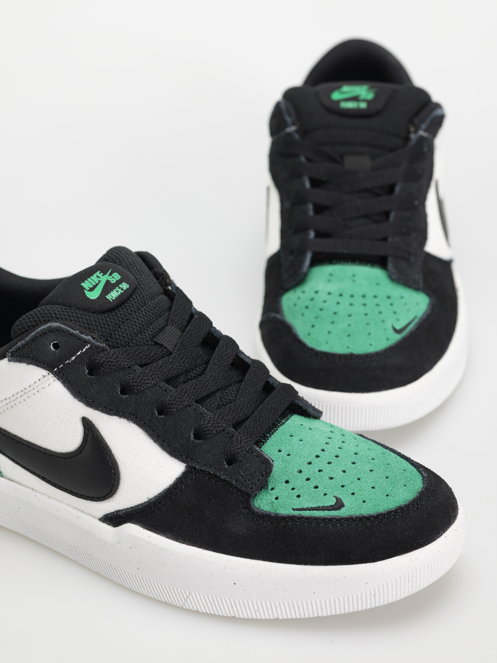 Boty Nike SB Force 58 (white/black stadium green white)