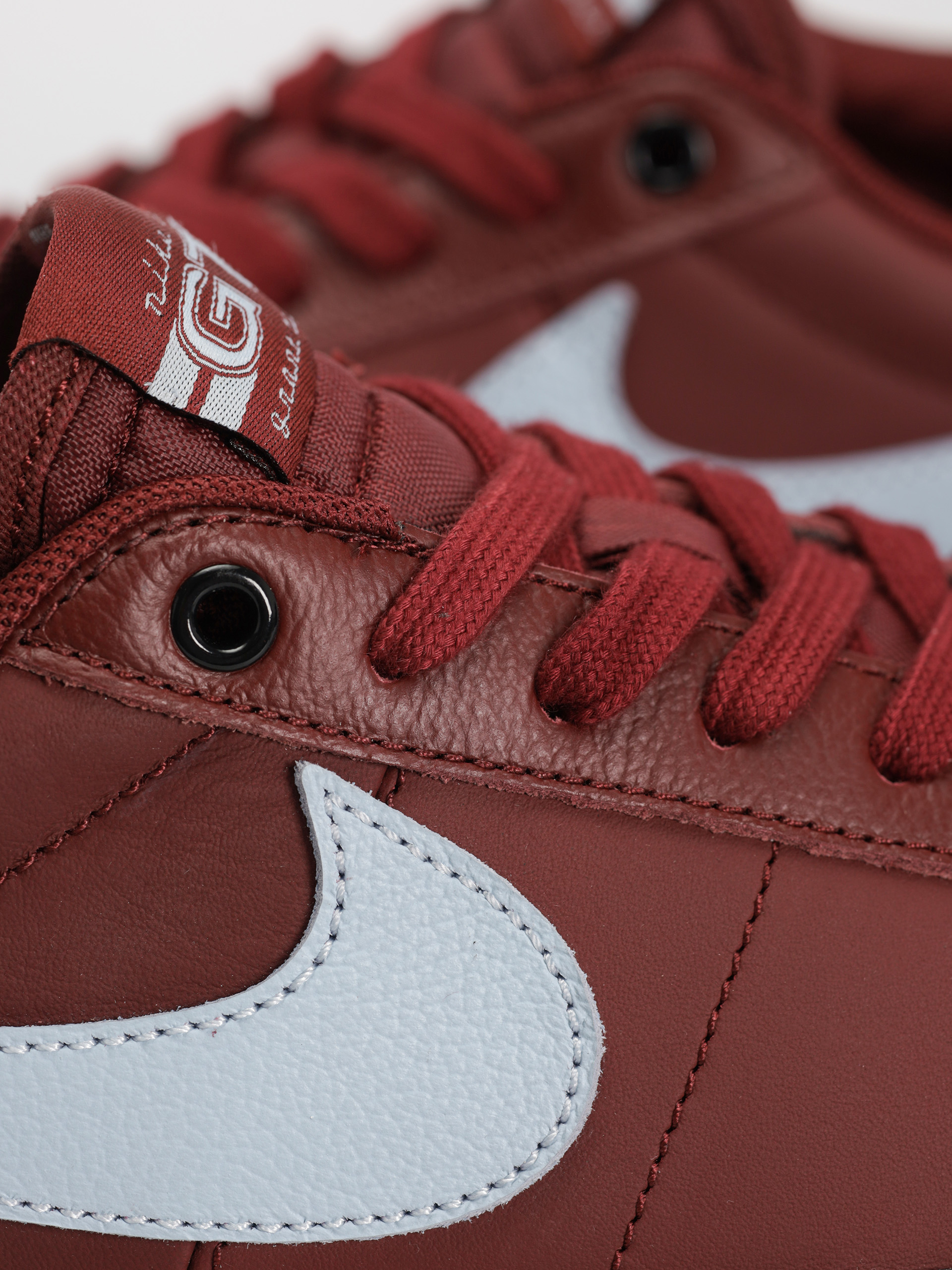 Boty Nike SB Blazer Low Pro GT (dark team red/lt armory blue)