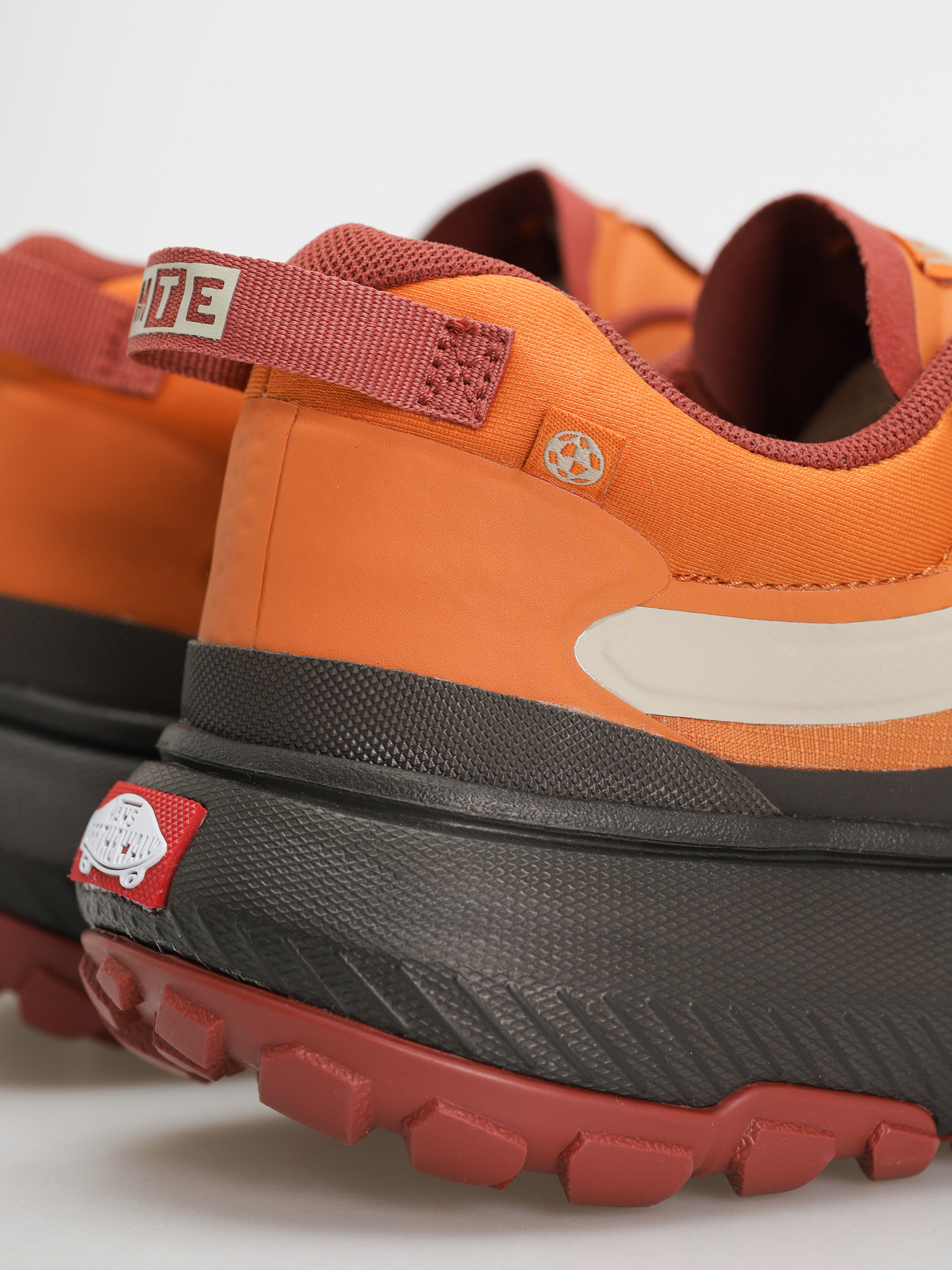 Boty Vans Mte Crosspath (marmalade)