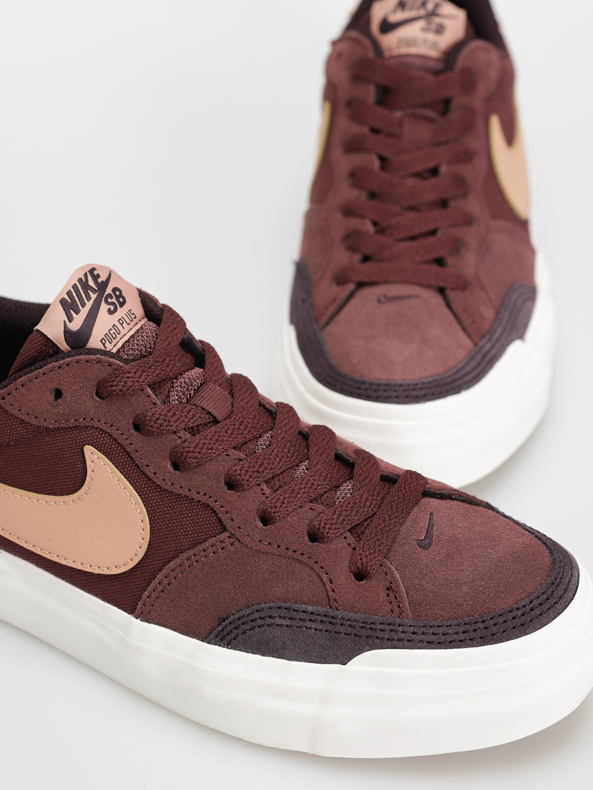 Boty Nike SB Zoom Pogo Plus (burgundy crush/dusted clay burgundy ash)