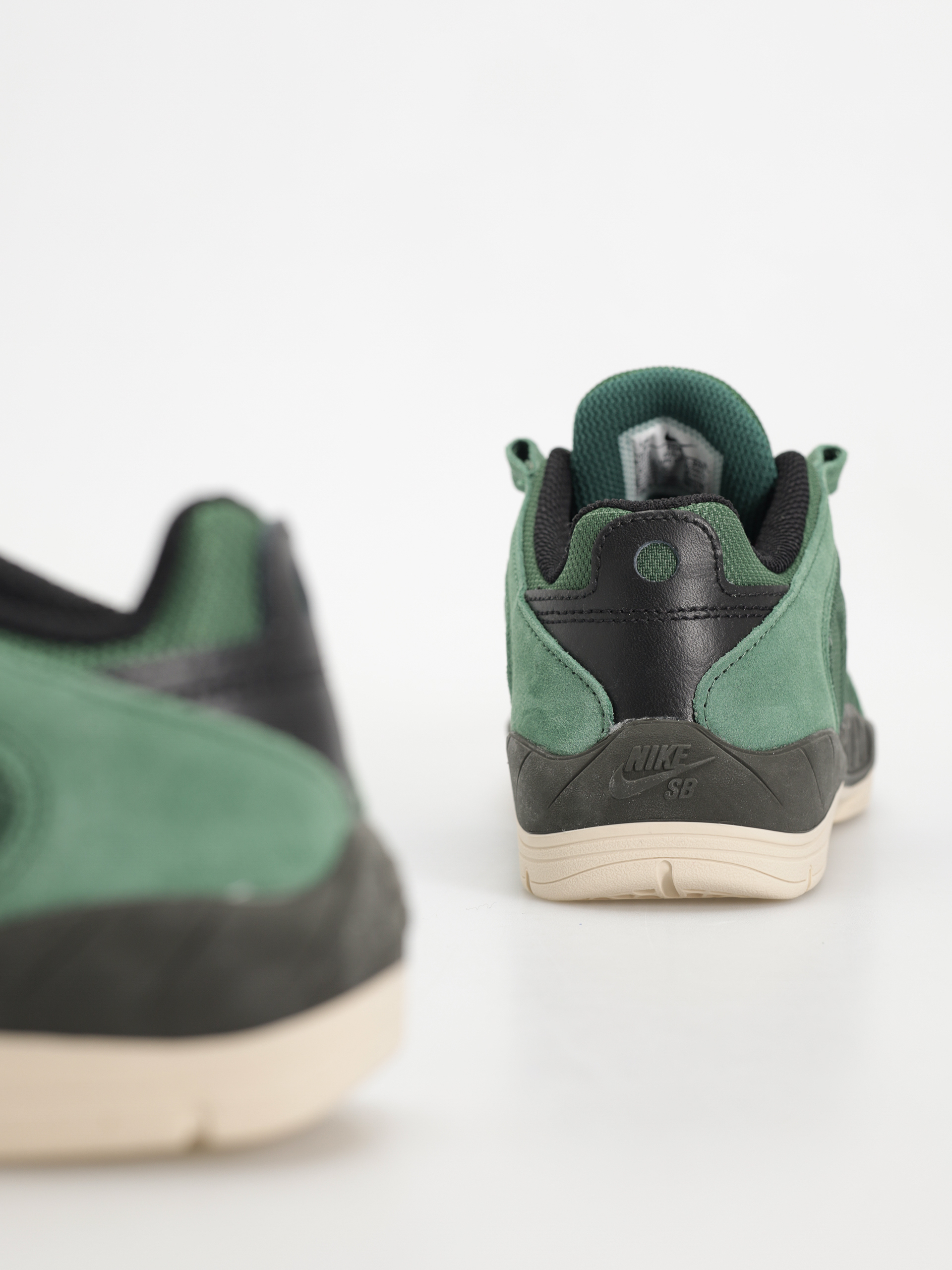 Boty Nike SB Vertebrae (fir/black sequoia lt orewood brn)