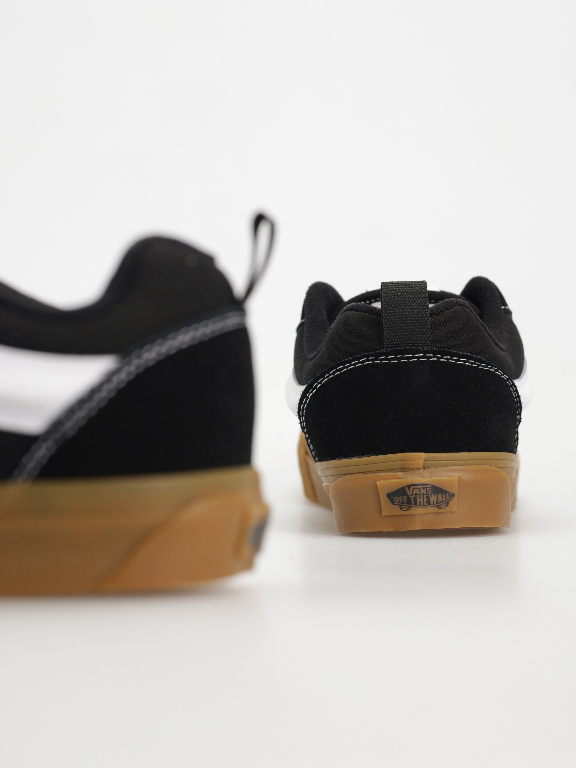 Boty Vans Knu Skool (black/gum)