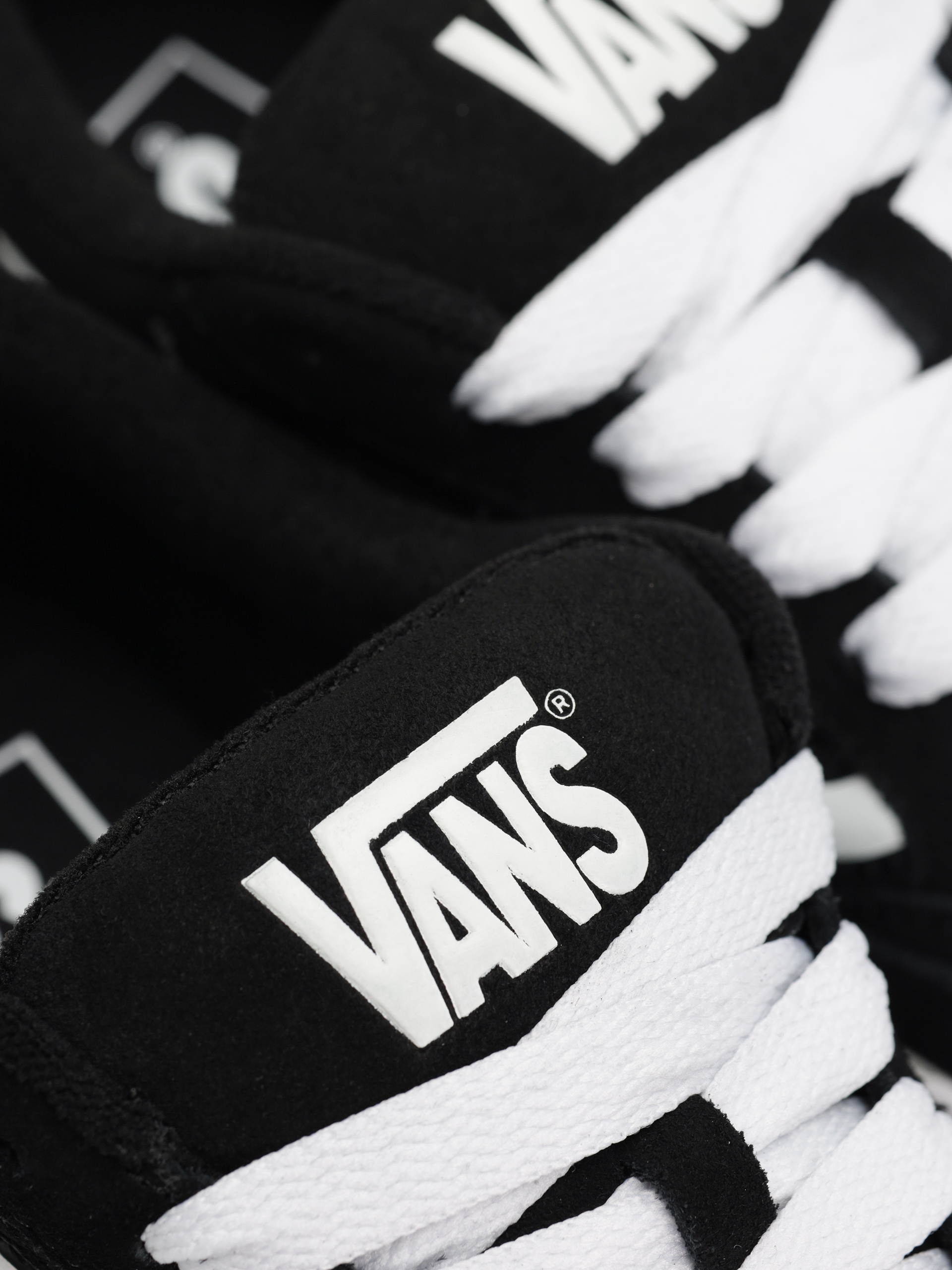 Boty Vans Hylane (black/white/gum)