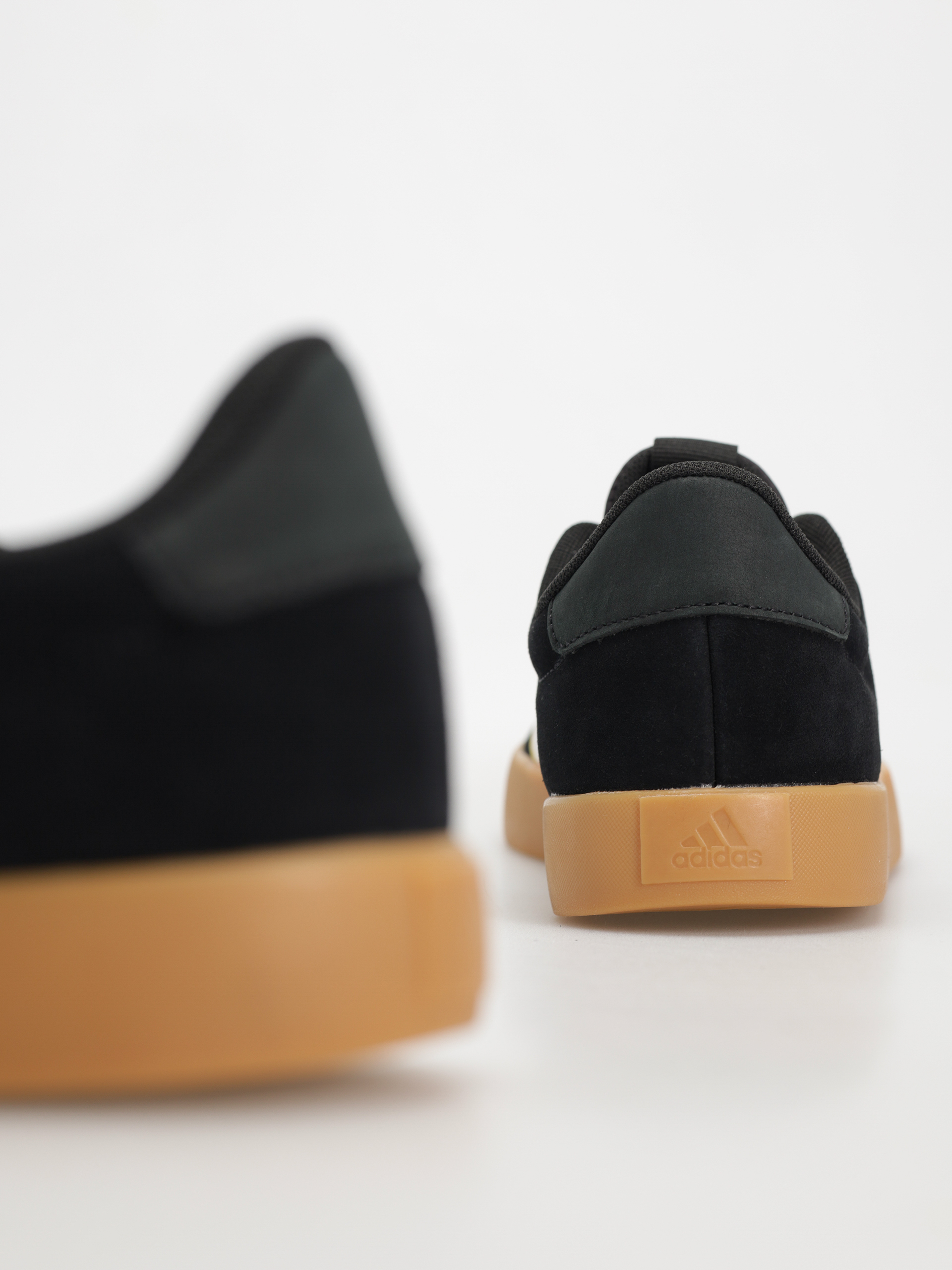 Boty adidas Vl Court 3.0 (cblack/ftwwht/tmvire)