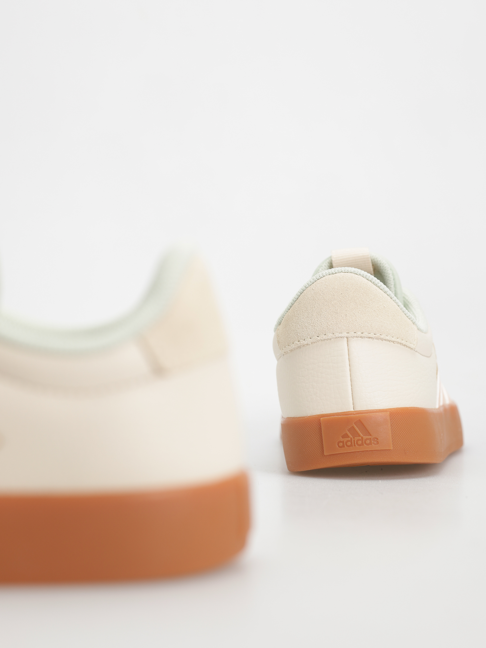 Boty adidas Vl Court 3.0 Wmn (wonwhi/powcor/lingrn)