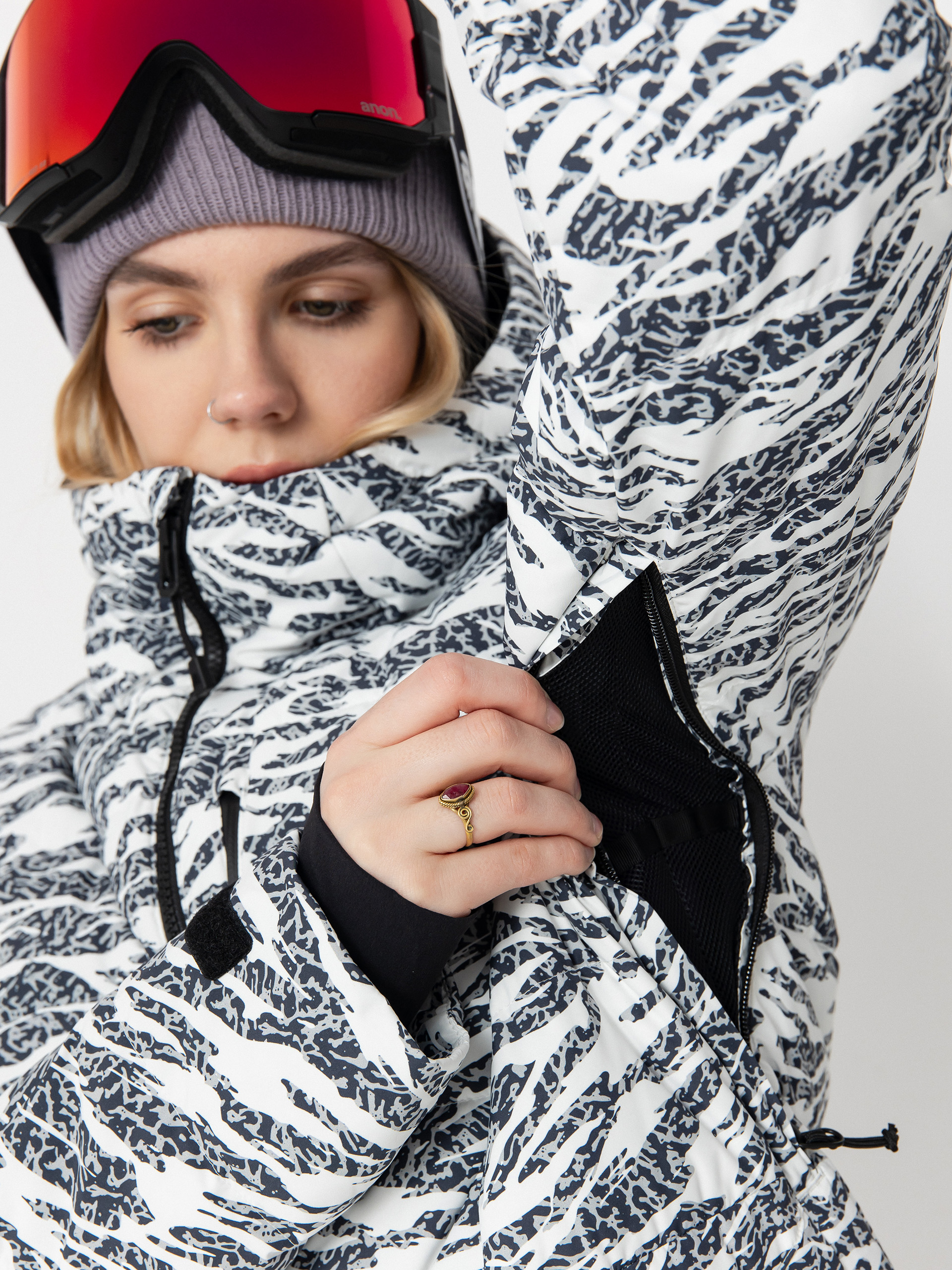 Dámská Snowboardová bunda Burton Loyil Down (zebra camo)