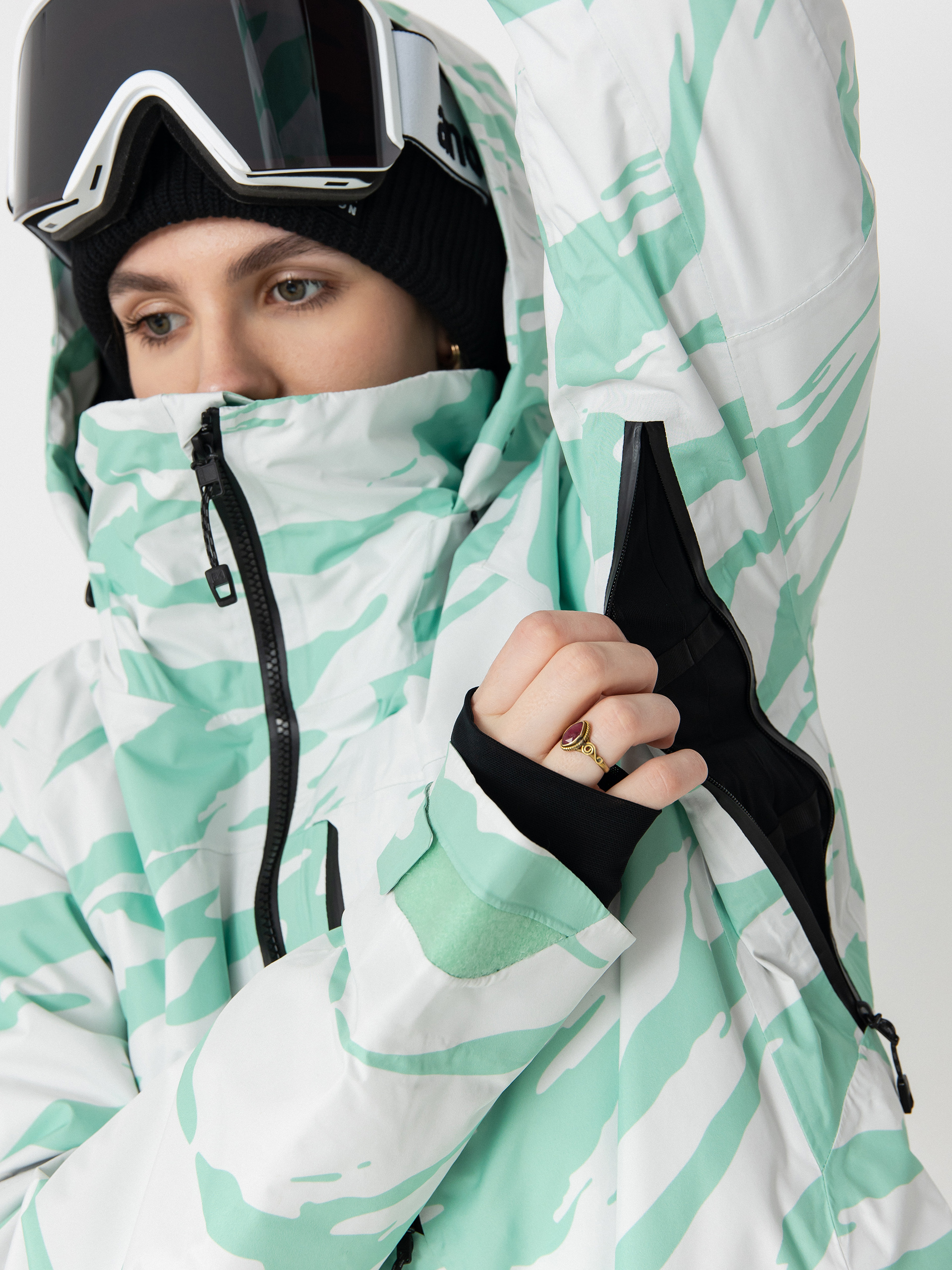 Dámská Snowboardová bunda Burton Ak Gore Tex Embark (oversized zebra)