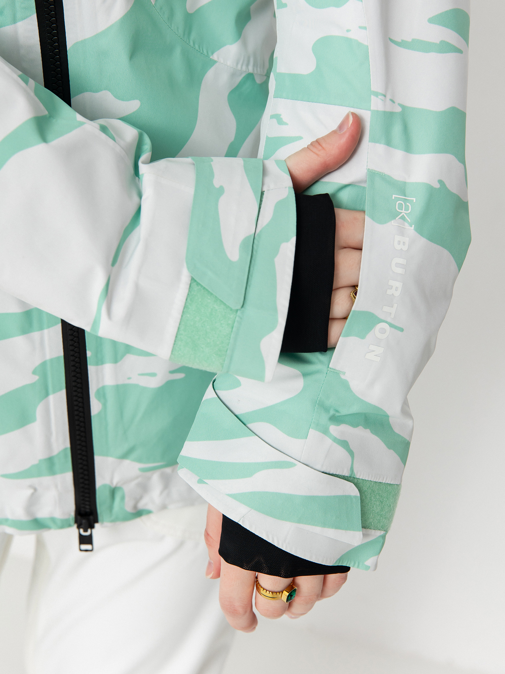 Dámská Snowboardová bunda Burton Ak Gore Tex Embark (oversized zebra)