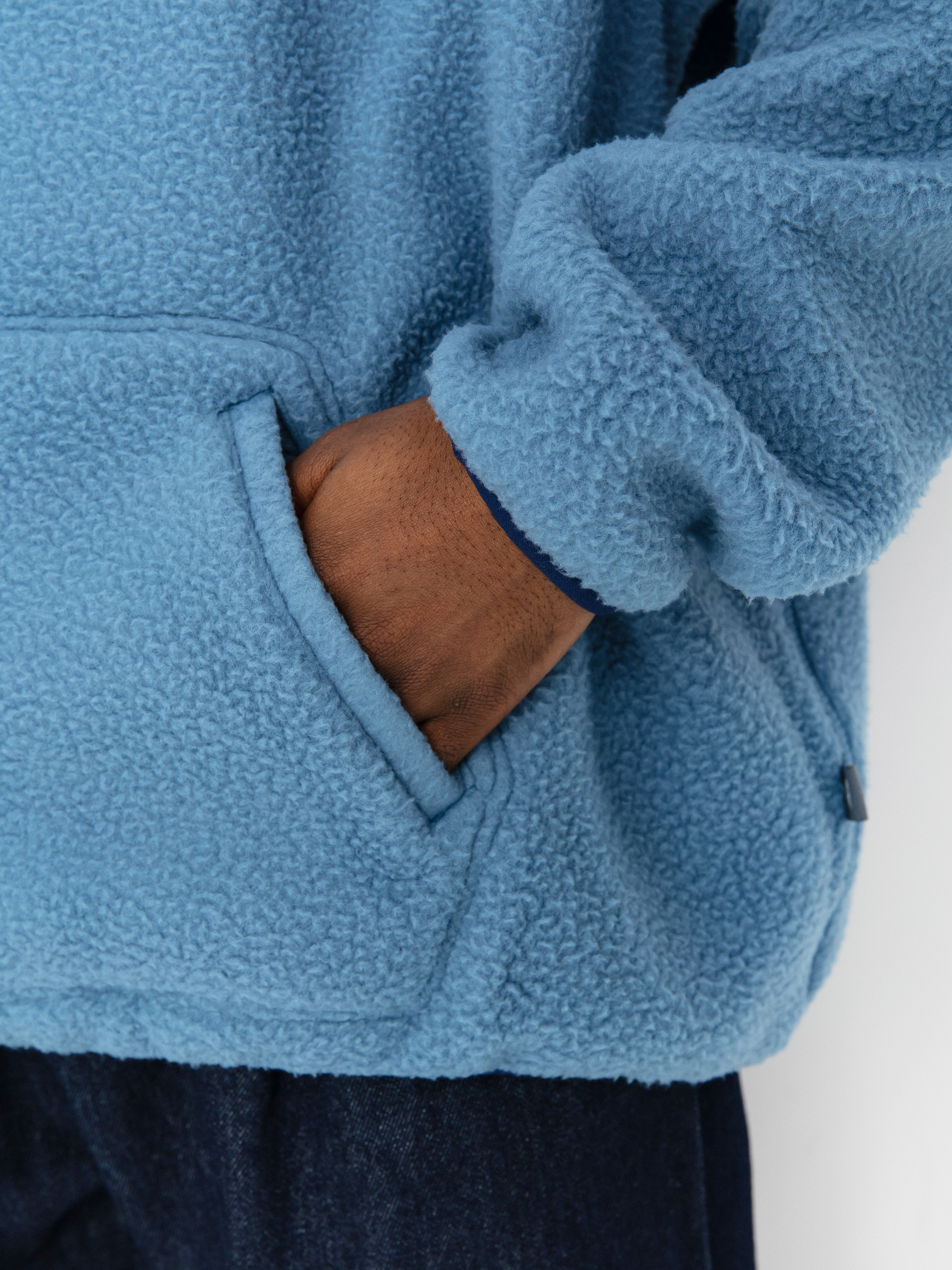Pánský Fleecová mikina New Balance Hoops Sherpa Top (heronblue)
