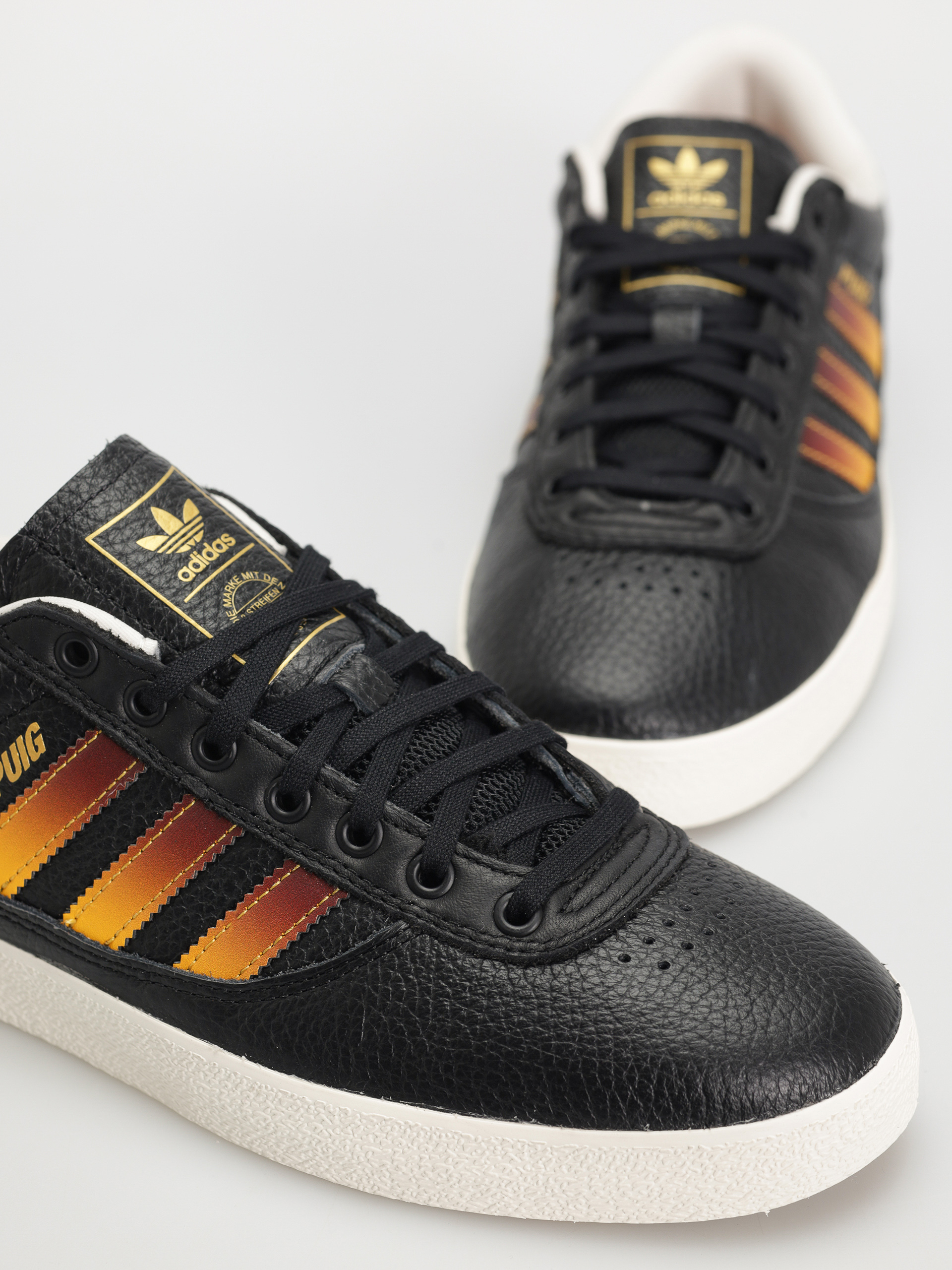 Boty adidas Puig Indoor (cblack/shared/creyel)