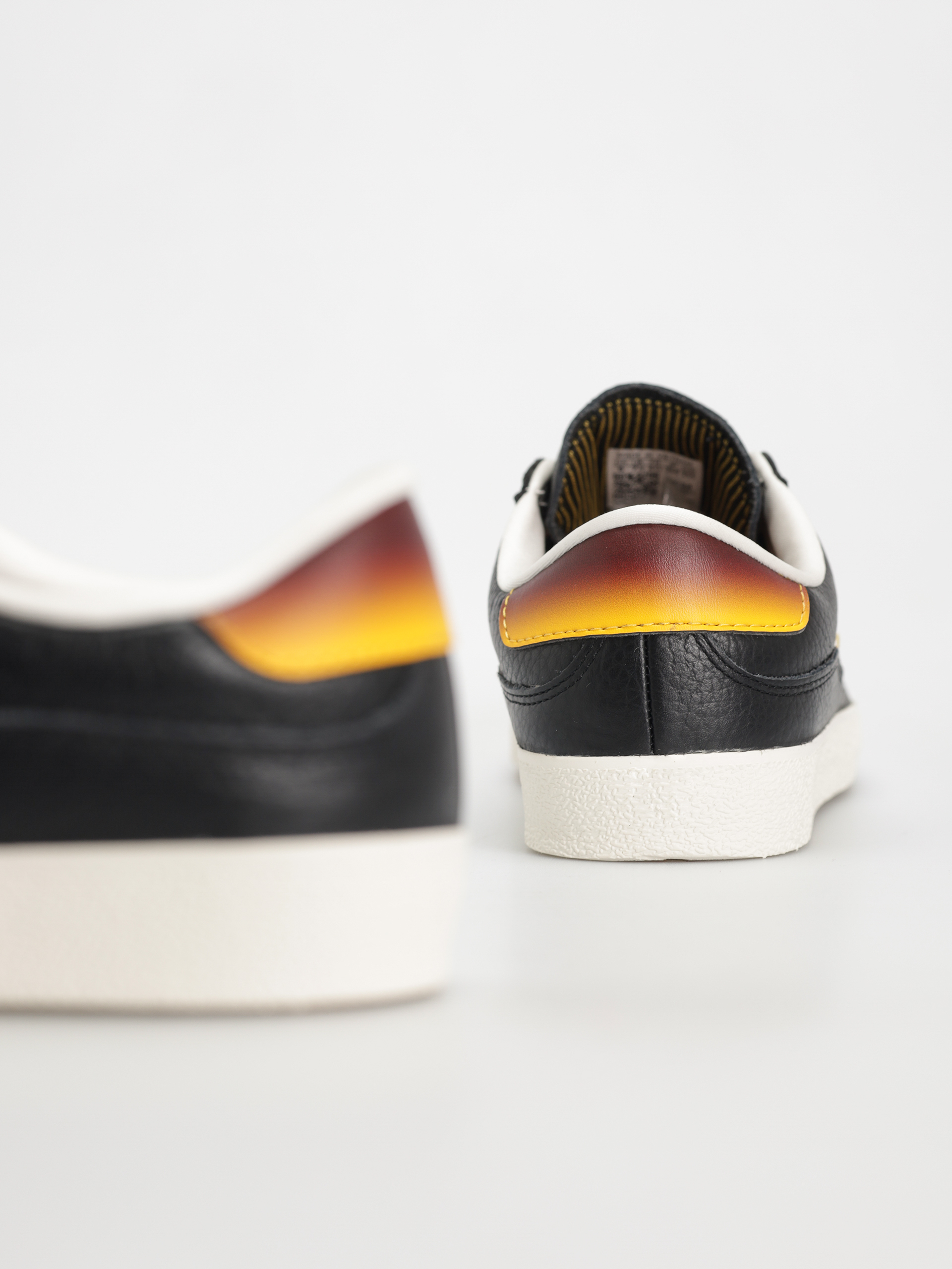 Boty adidas Puig Indoor (cblack/shared/creyel)