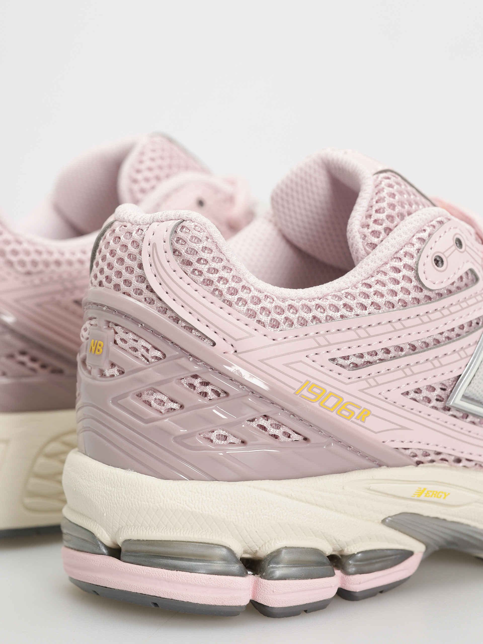 Boty New Balance 1906 JR (rose sugar)