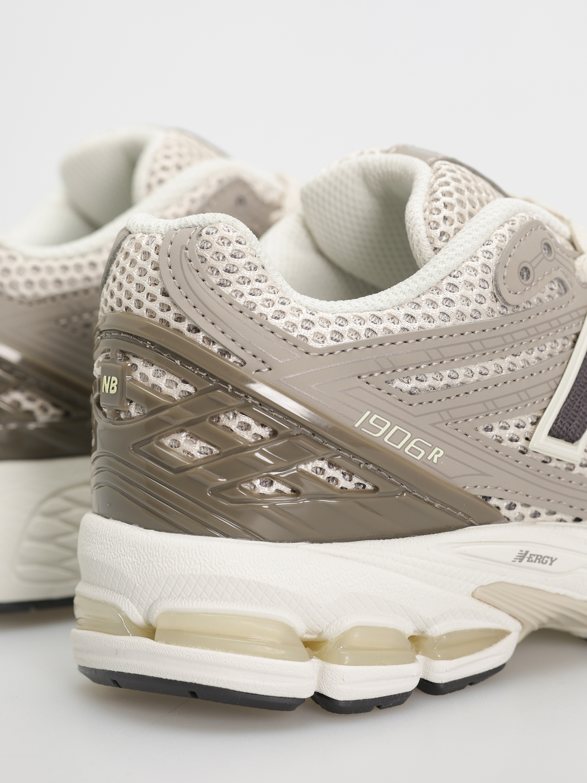 Boty New Balance 1906 JR (arid stone)