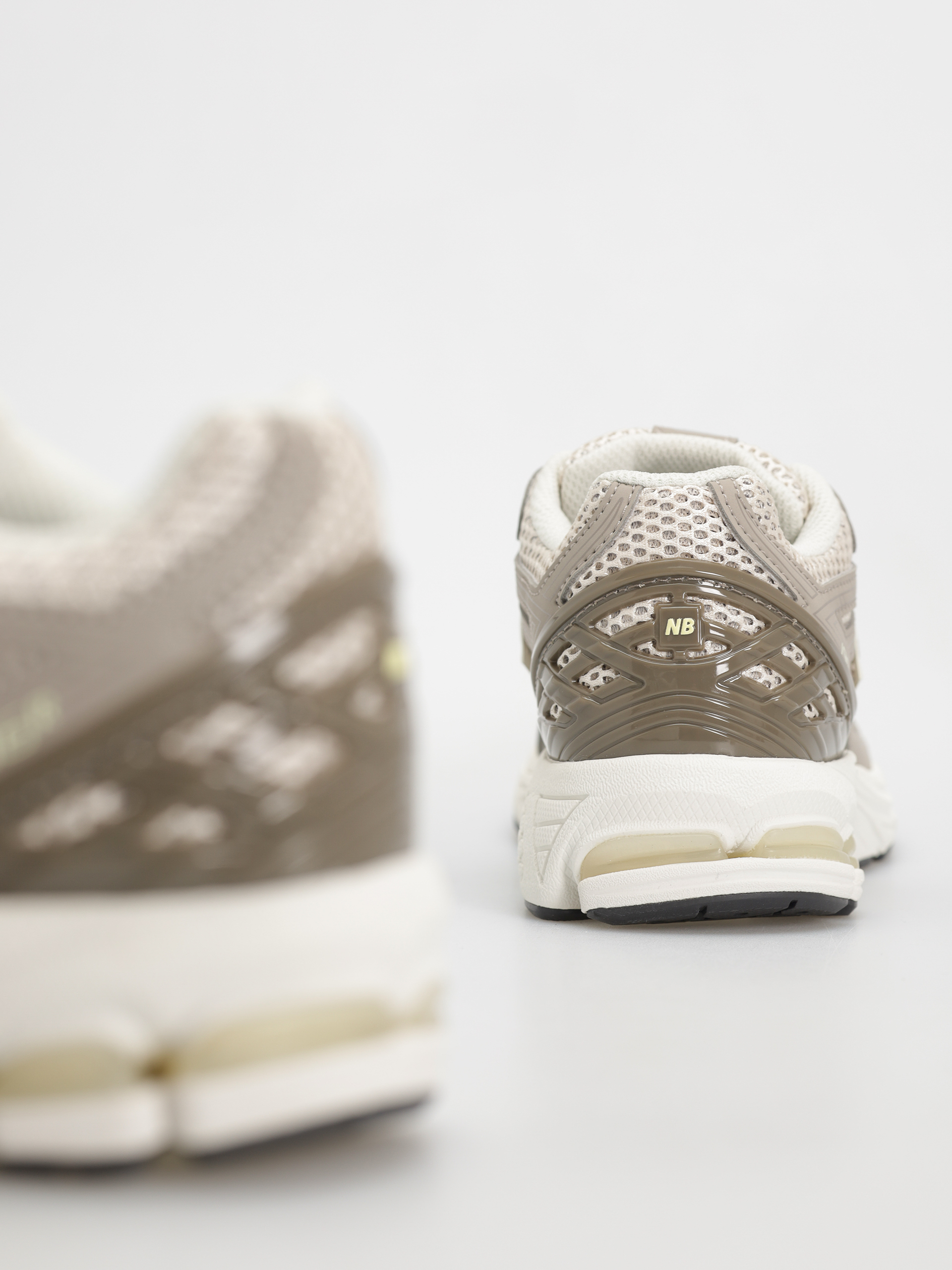 Boty New Balance 1906 JR (arid stone)
