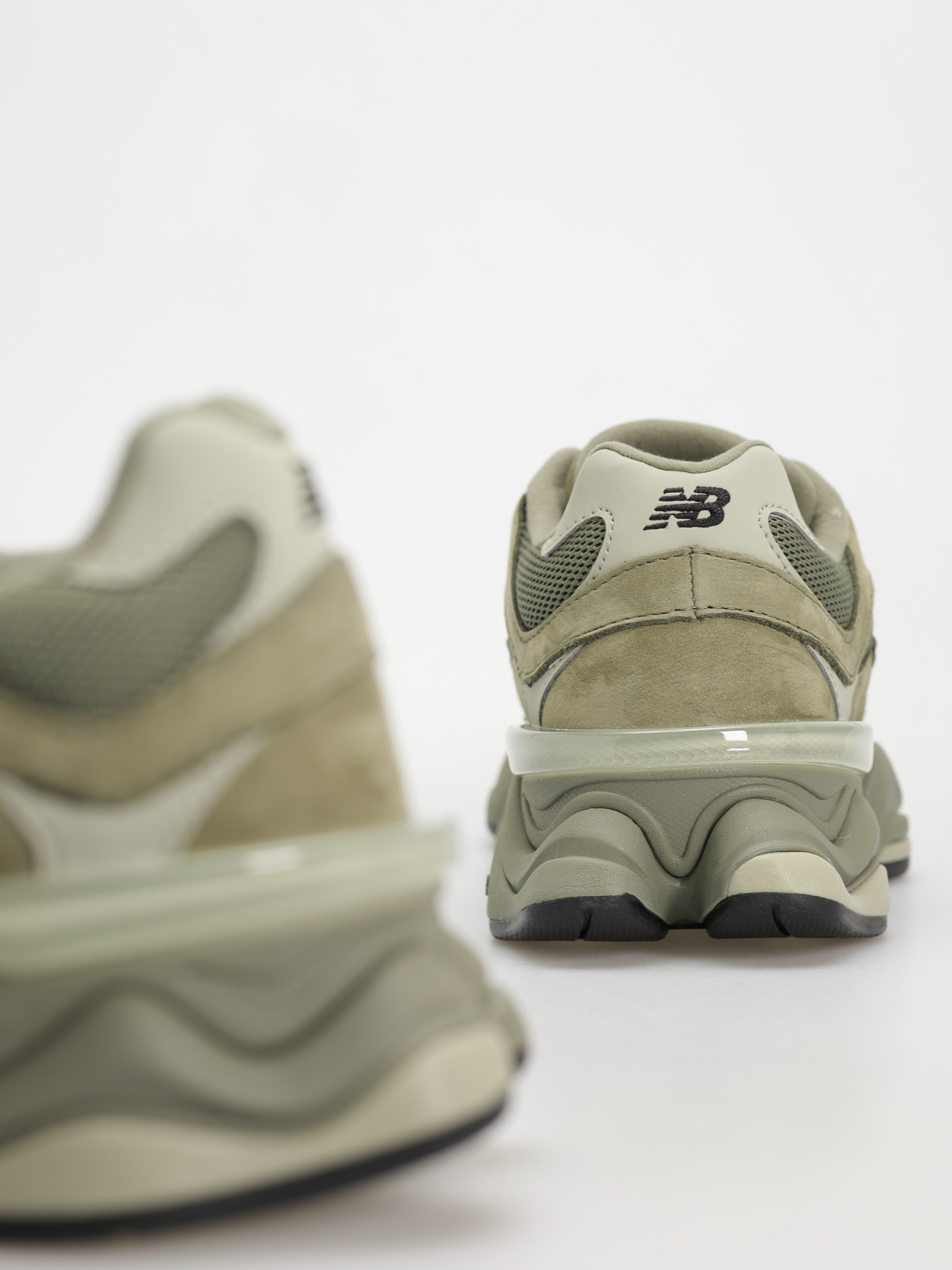 Boty New Balance 9060 (dark olivine)