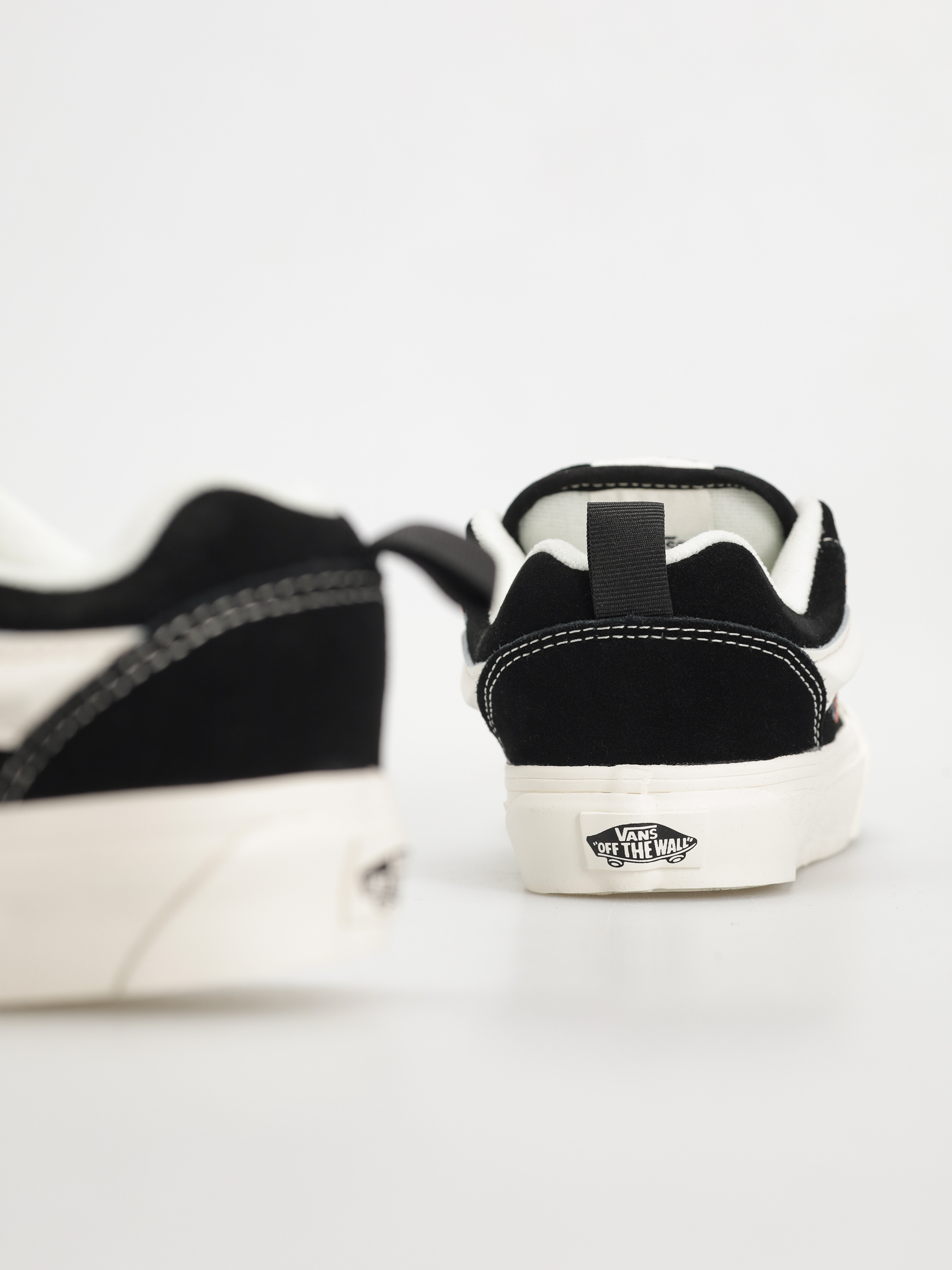 Boty Vans Knu Skool (black floral)