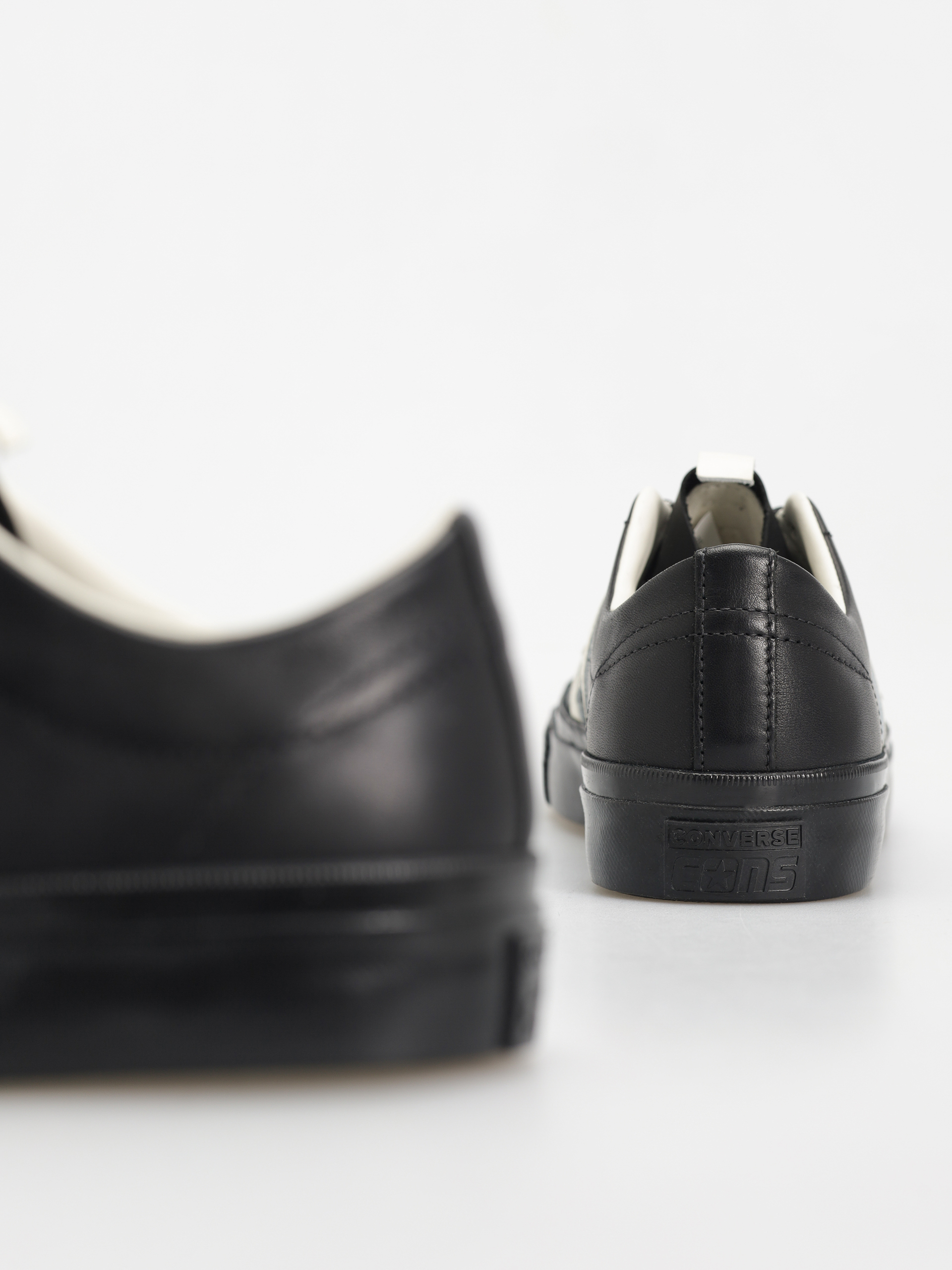 Boty Converse X Bobby De Keyzer One Star Academy Pro (black/egret/black)