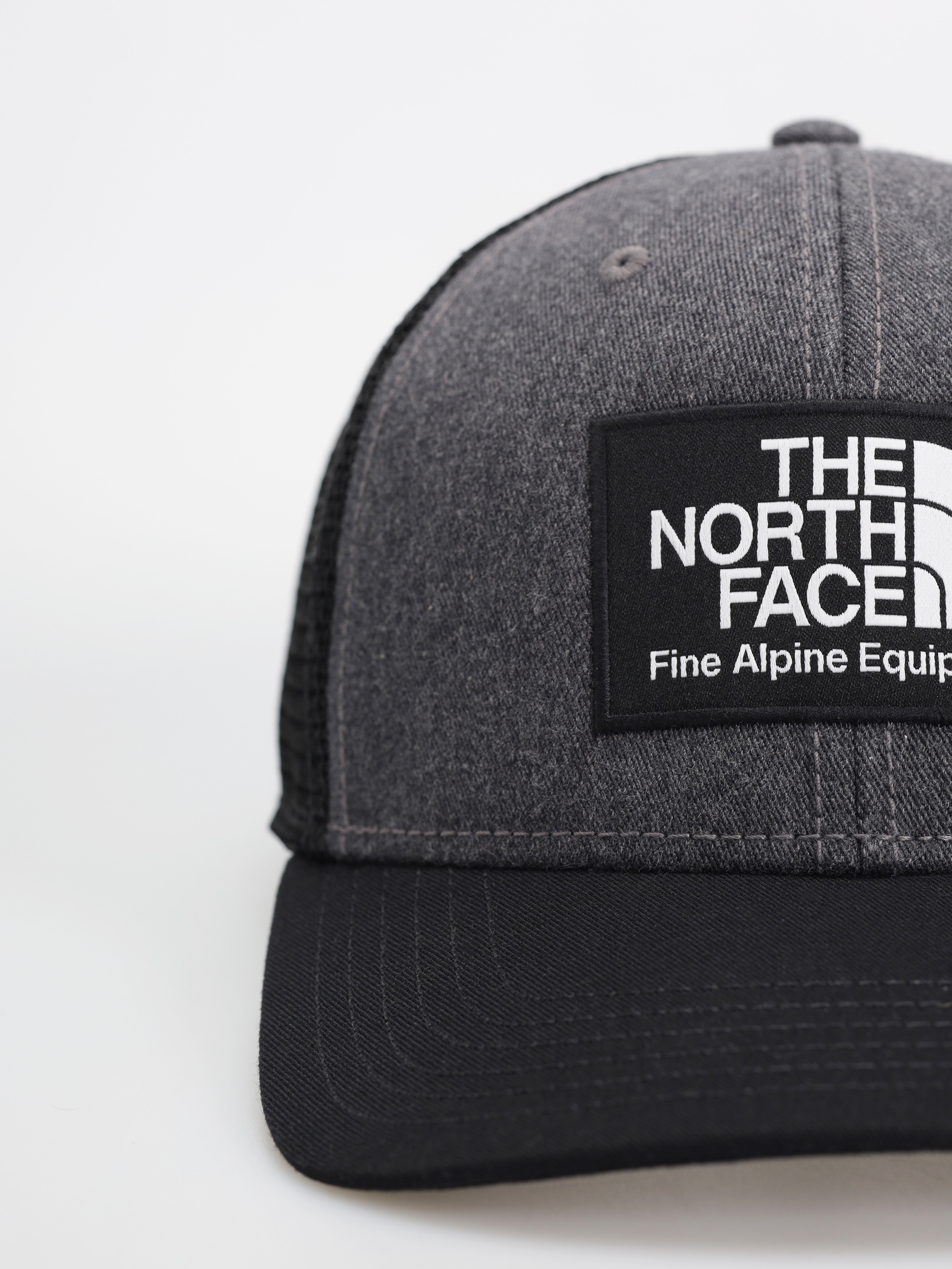 Kšiltovka The North Face Deep Fit Mudder Trucker (tnf black/tnf medium grey heather)