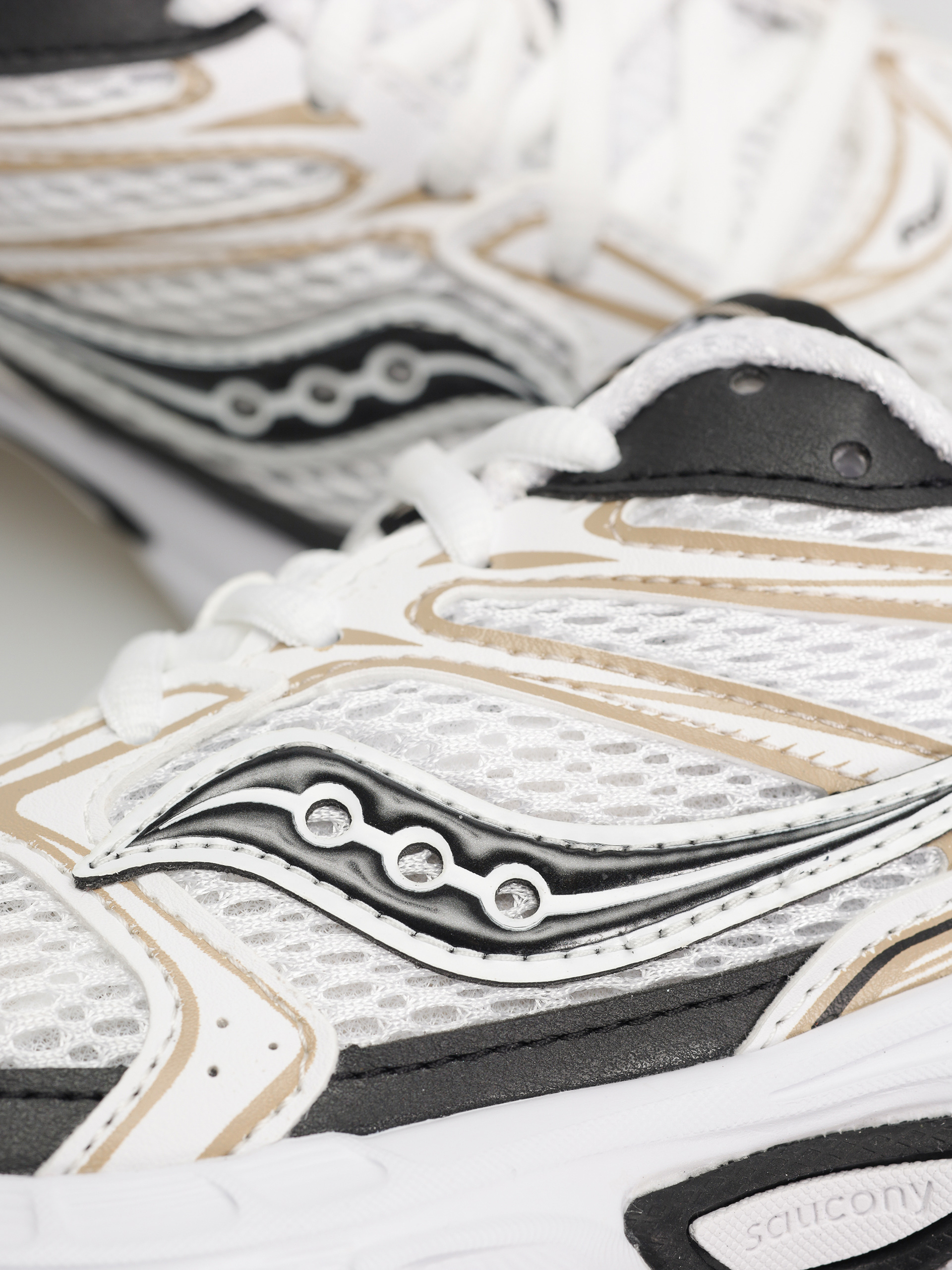 Boty Saucony Ride Millennium (wht/gold/black)