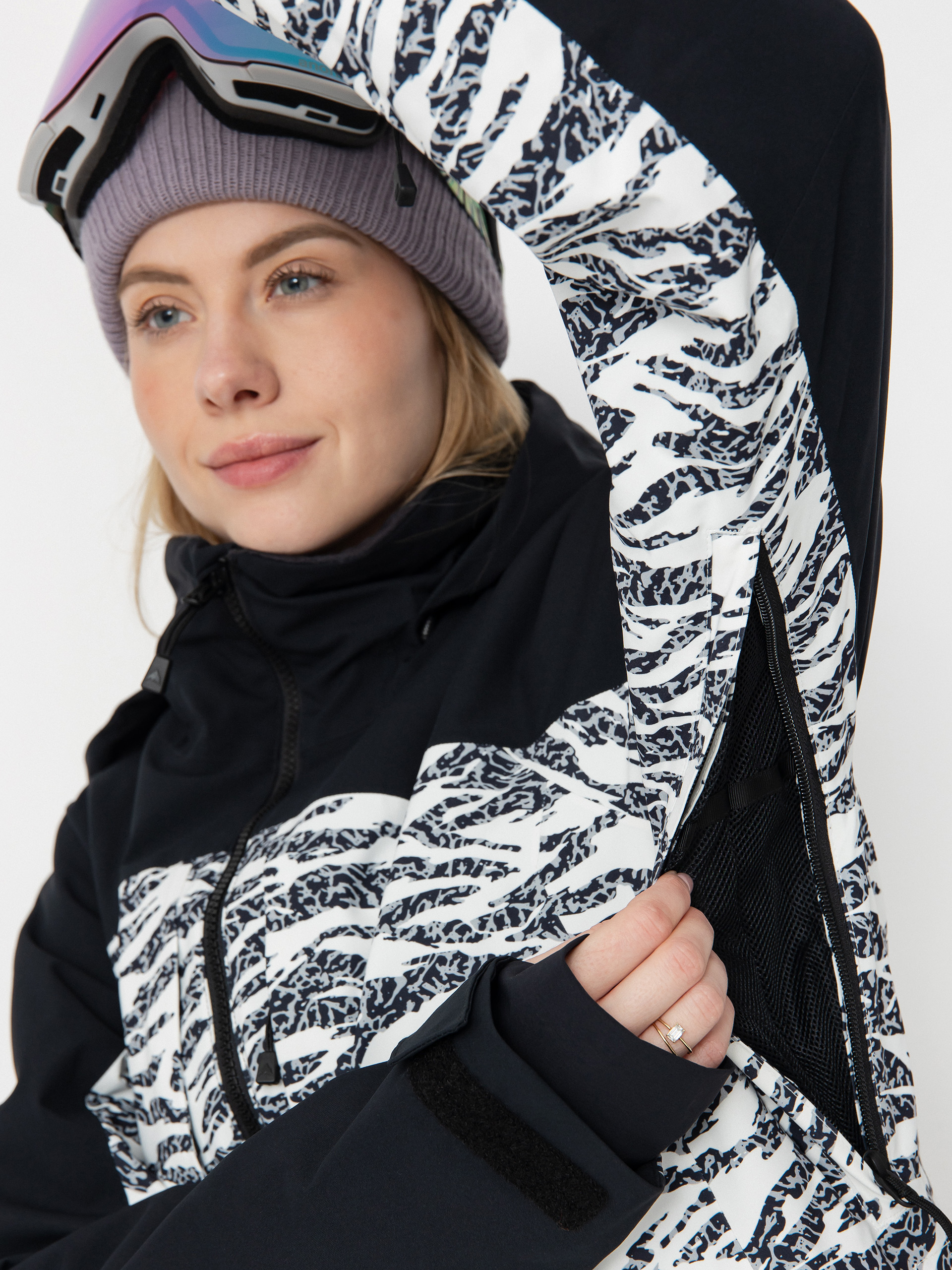 Dámská Snowboardová bunda Burton Prowess 2.0 (true black/zebra camo)
