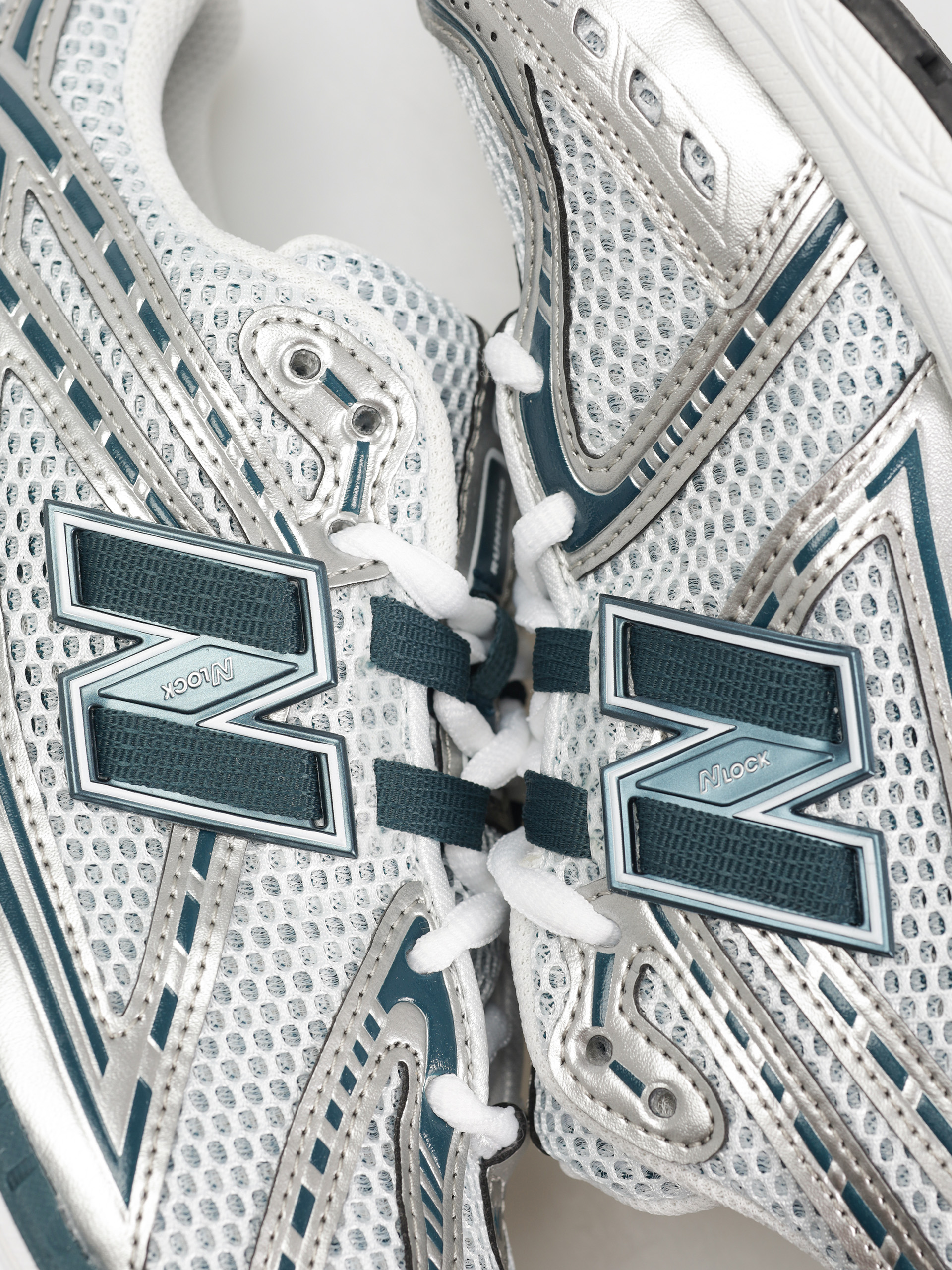 Boty New Balance 1906 (silver metallic)