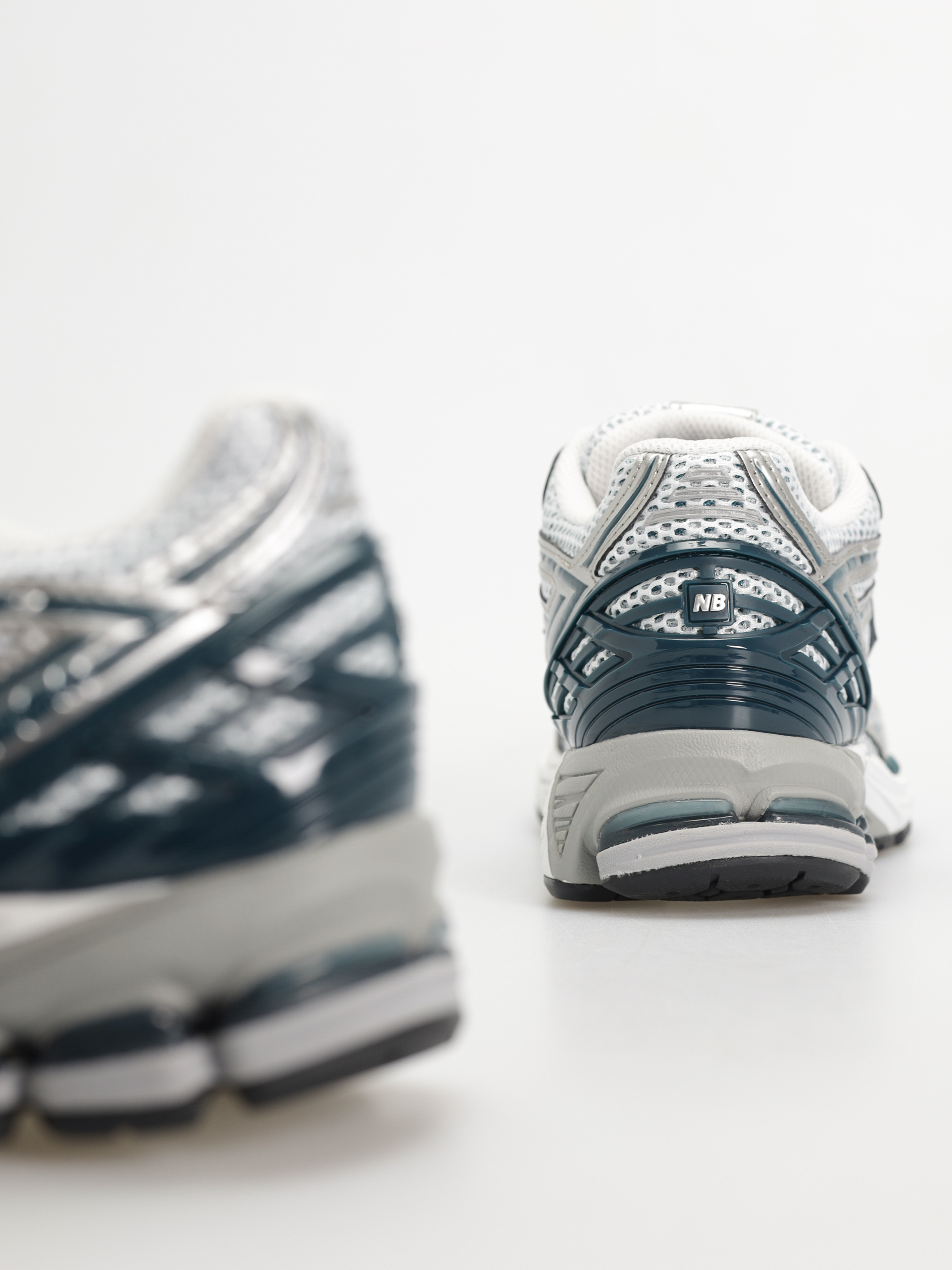 Boty New Balance 1906 (silver metallic)