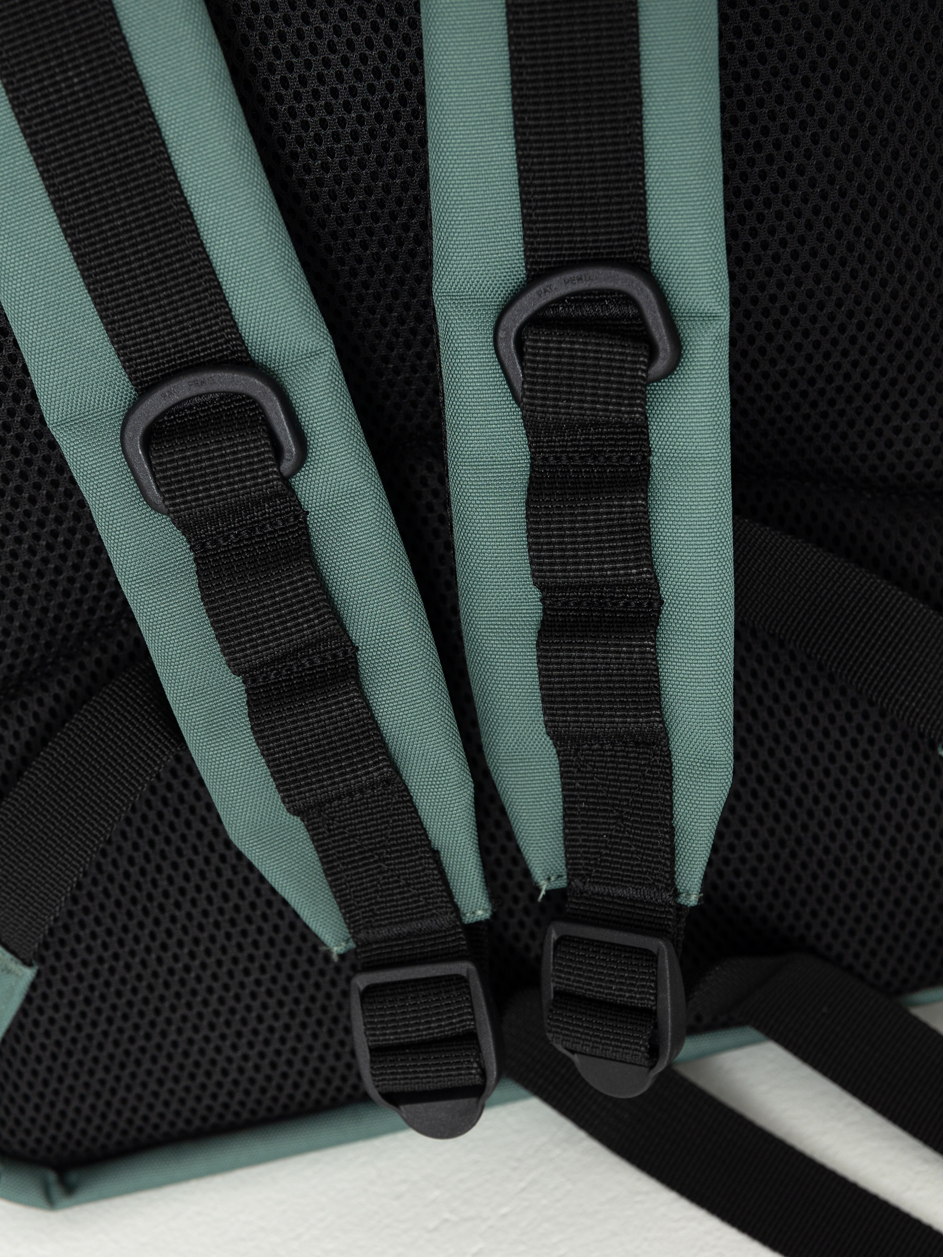 Batoh Carhartt WIP Jakob (silver pine)