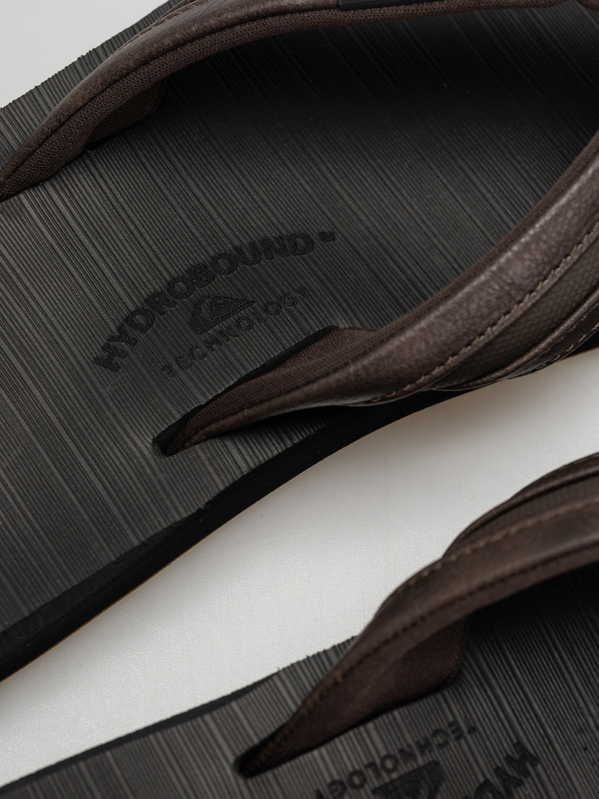 Plážovky Quiksilver Carver Squish (brown/black/brown)