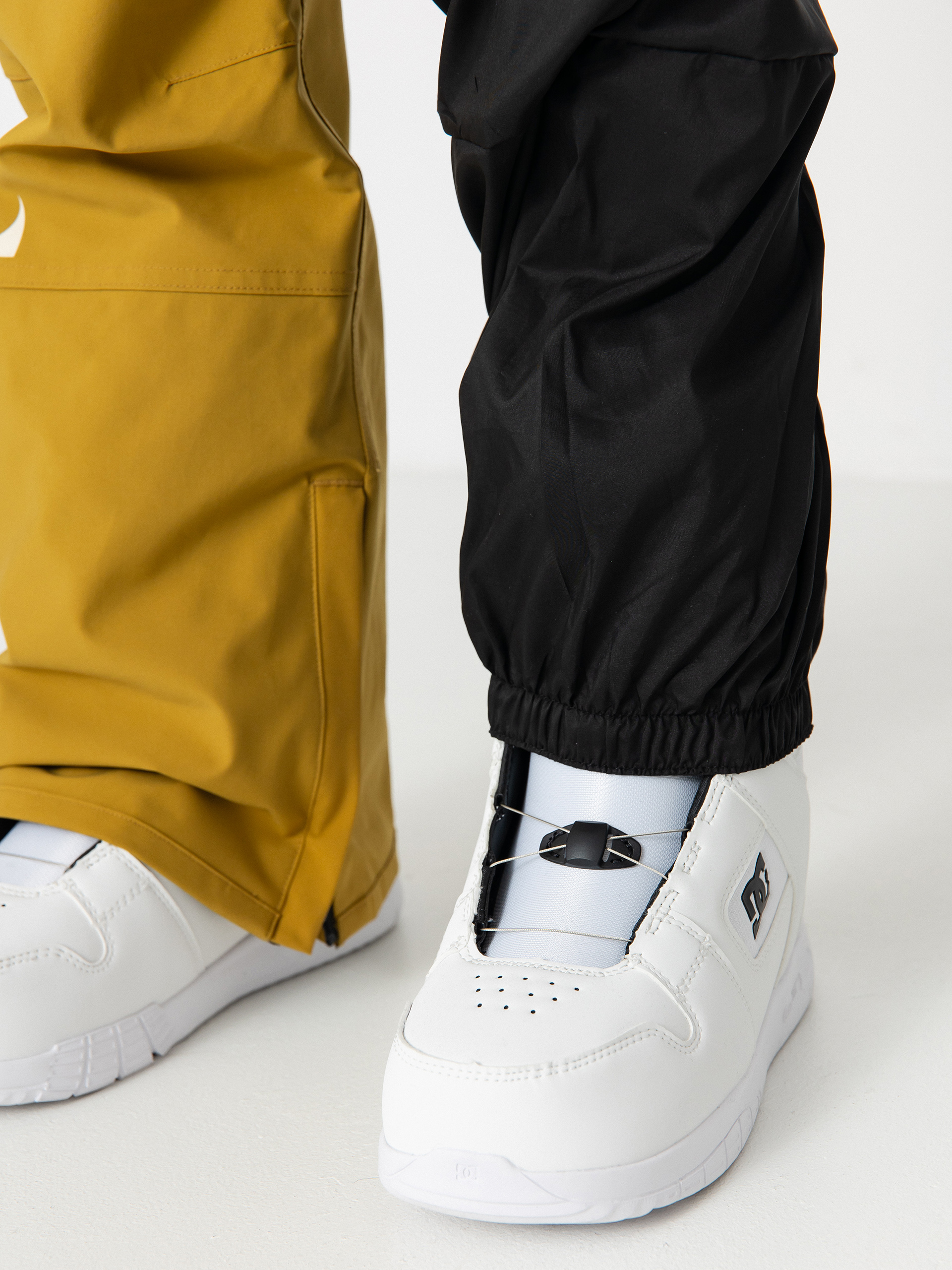 Dámské Snowboardové kalhoty  ThirtyTwo Basement Bib (tan)