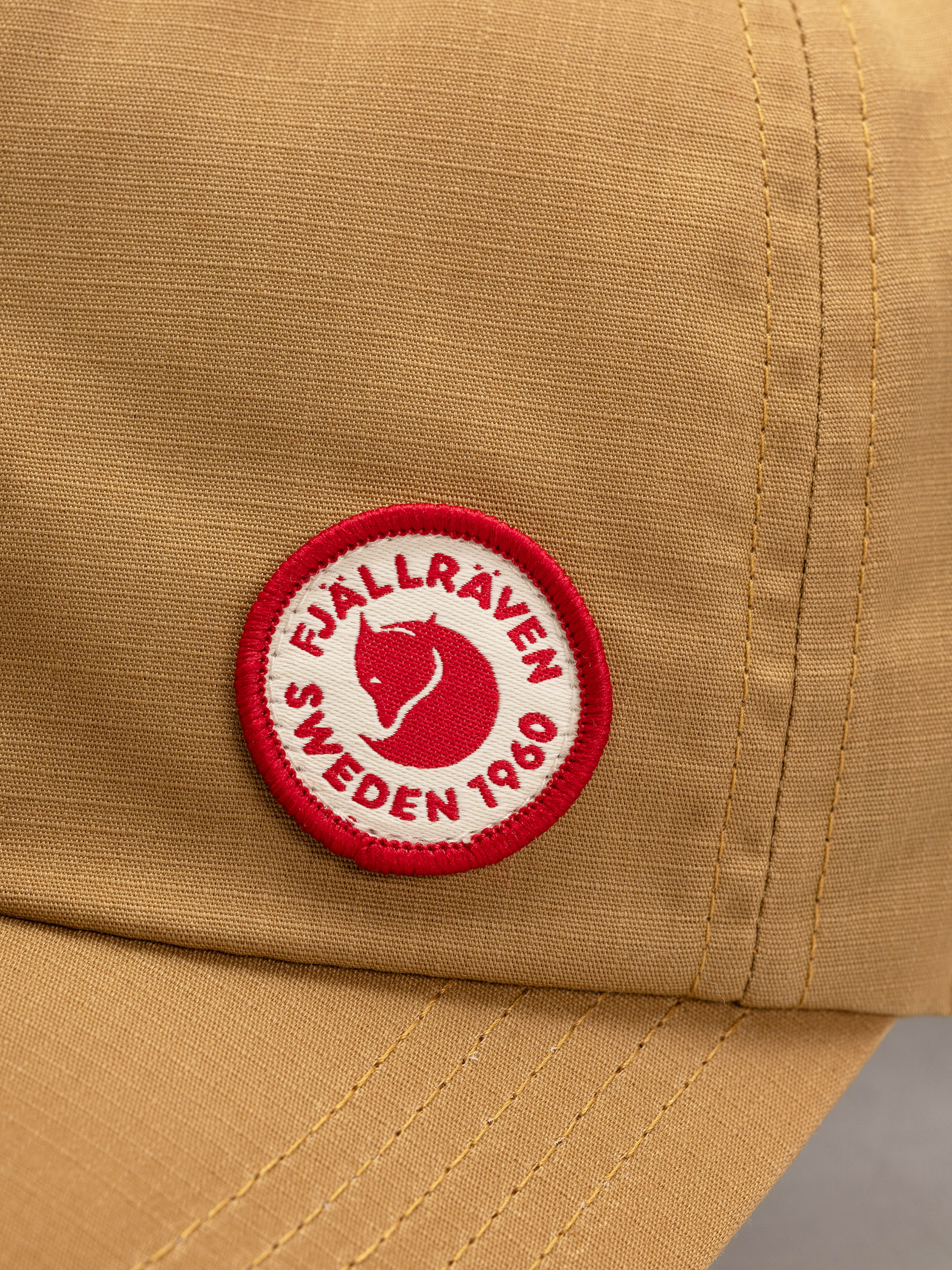 Kšiltovka  Fjallraven Logo (buckwheat brown)