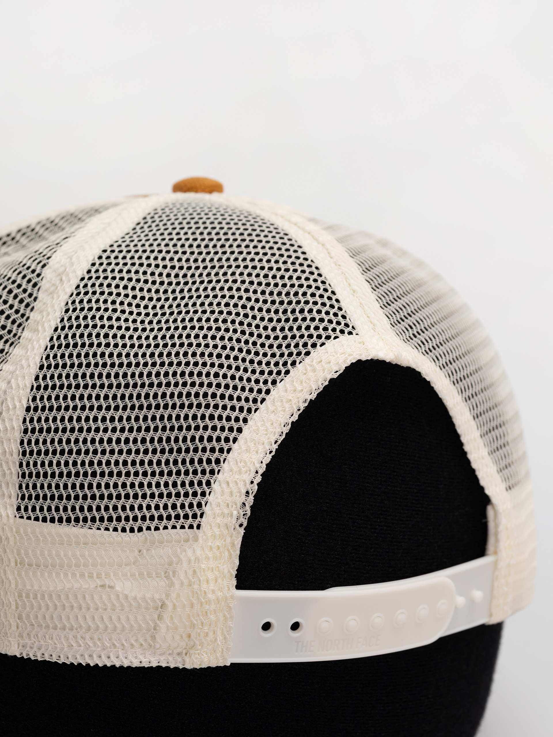 Kšiltovka  The North Face Half Dome Trucker (timber tan/leather patch)