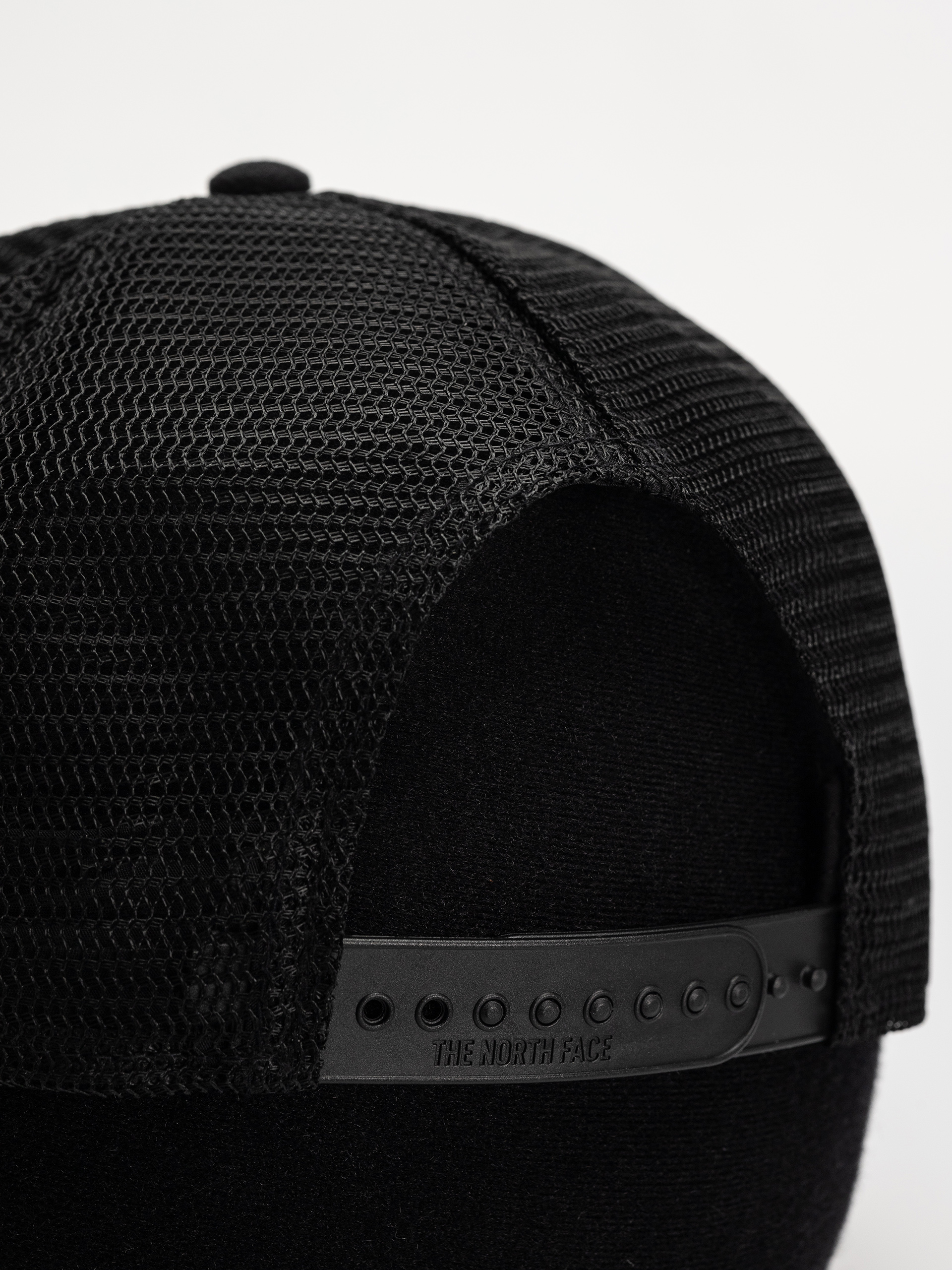 Kšiltovka  The North Face Half Dome Trucker (tnf black/leather patch)