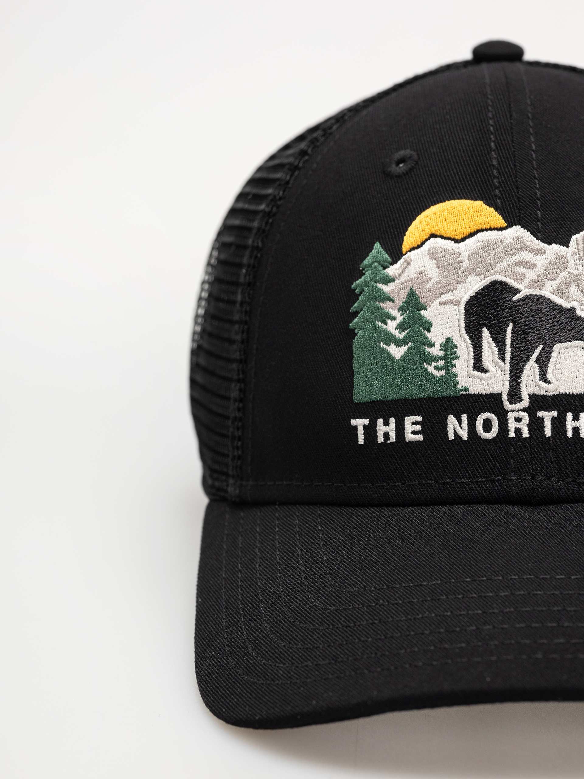 Kšiltovka  The North Face Embroidered Mudder Trucker (tnf black/tnf black/bear green)