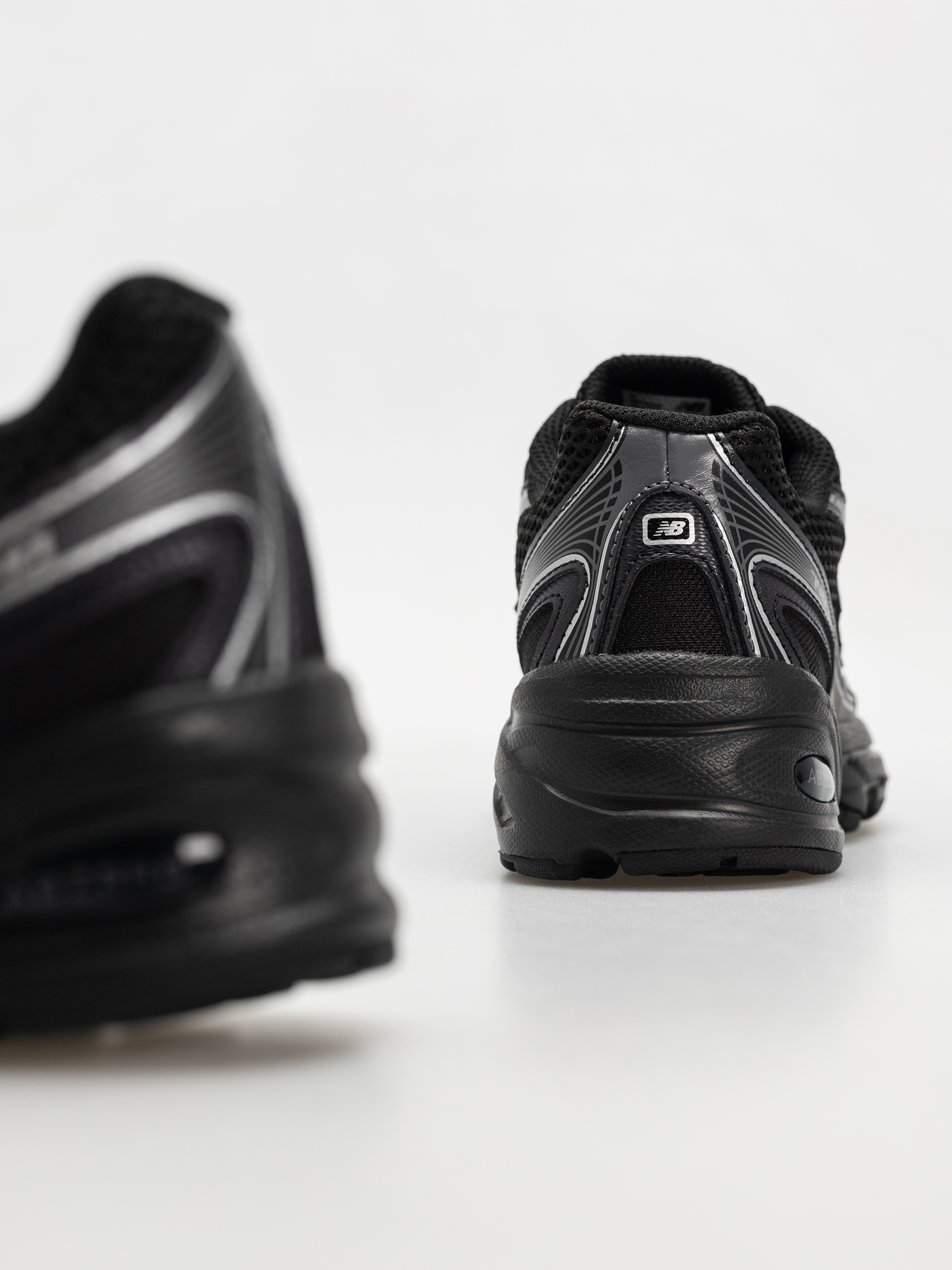 Boty New Balance 740 JR (black)