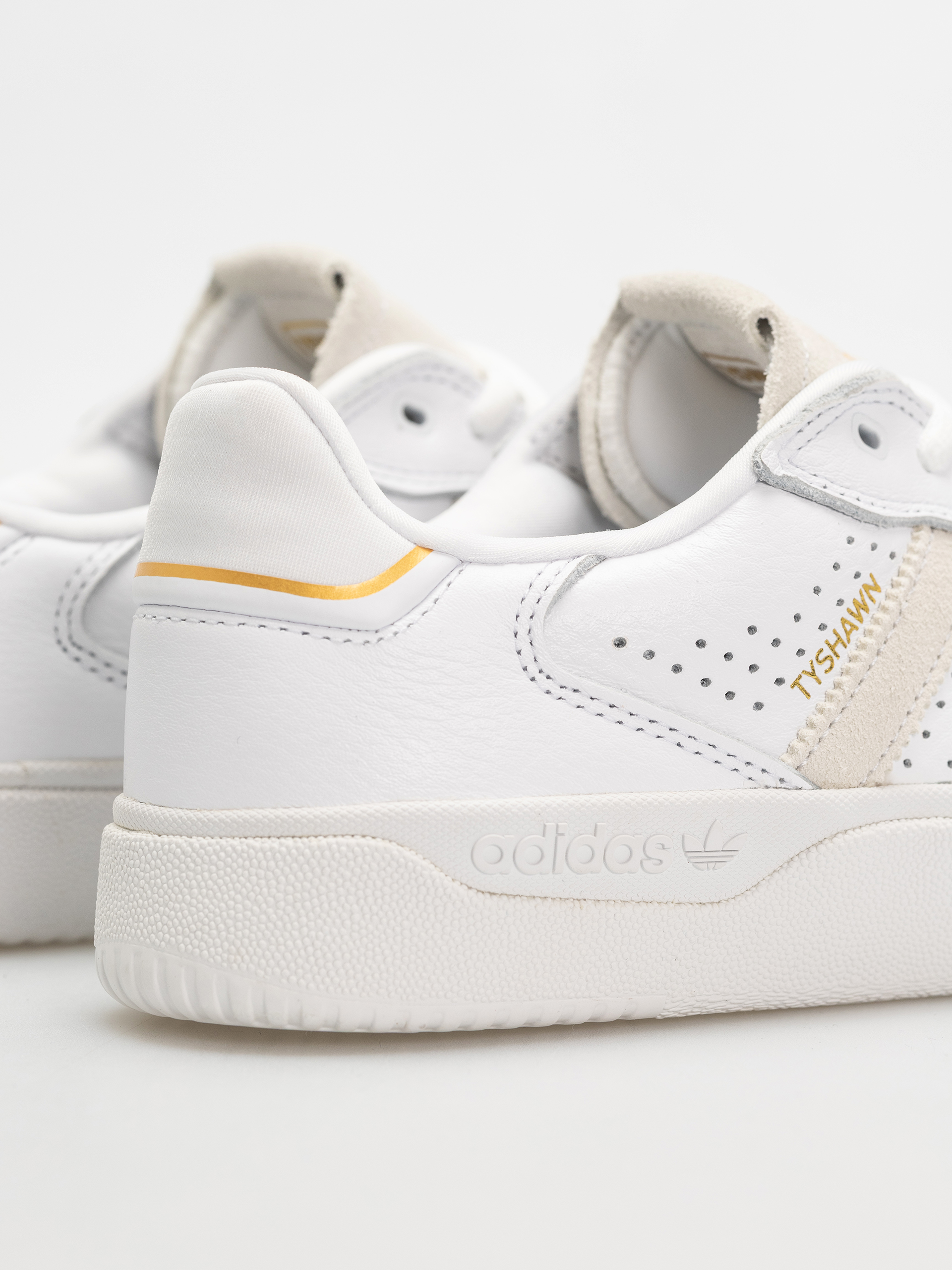 Boty adidas Tyshawn Low (ftwwht/ftwwht/goldmt)