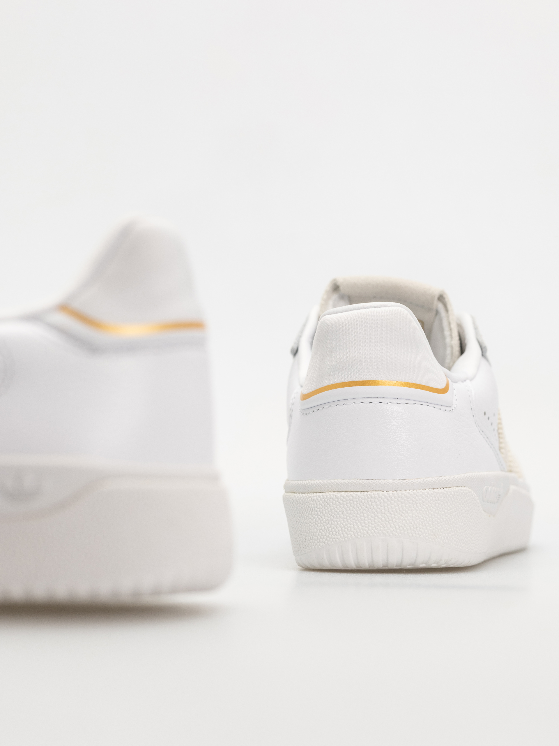 Boty adidas Tyshawn Low (ftwwht/ftwwht/goldmt)