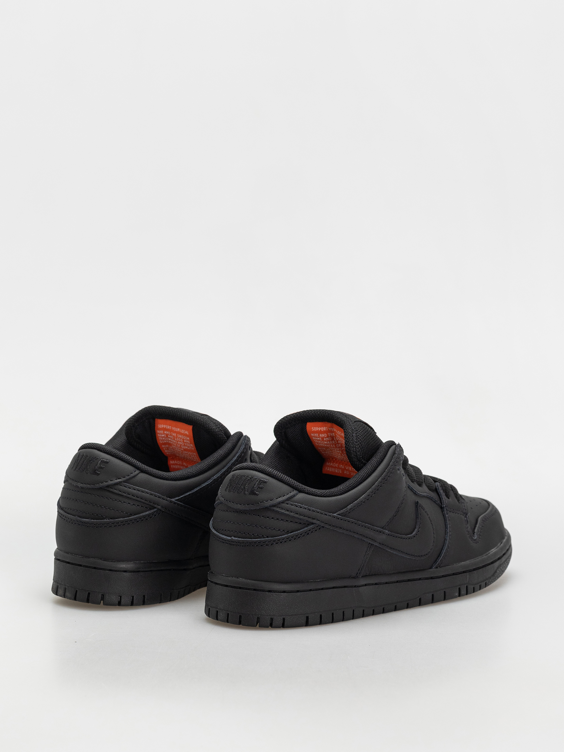 Boty Nike SB Dunk Low Pro (black/black black black)
