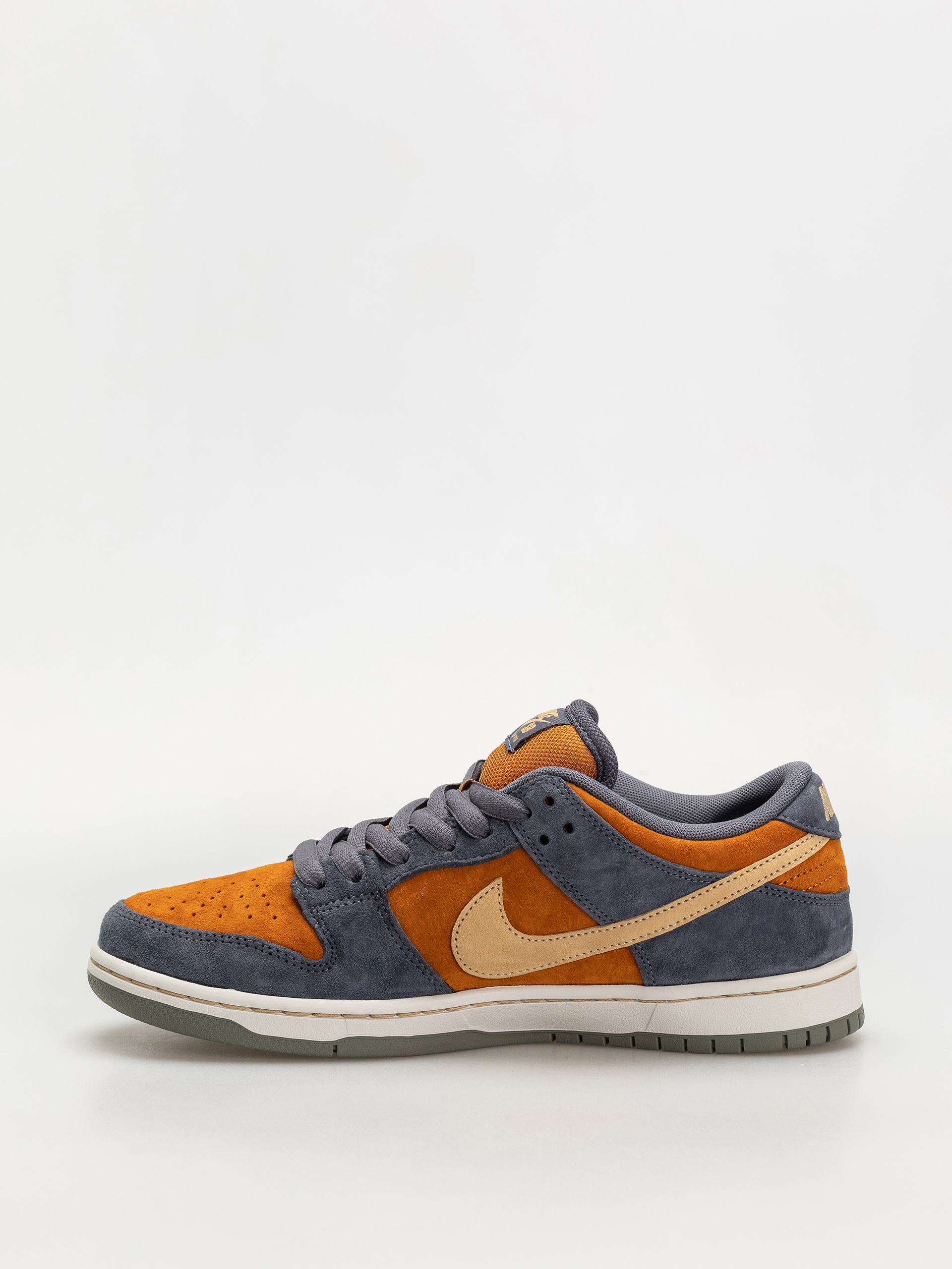 Boty Nike SB Dunk Low Pro (light carbon/sesame monarch summit white)