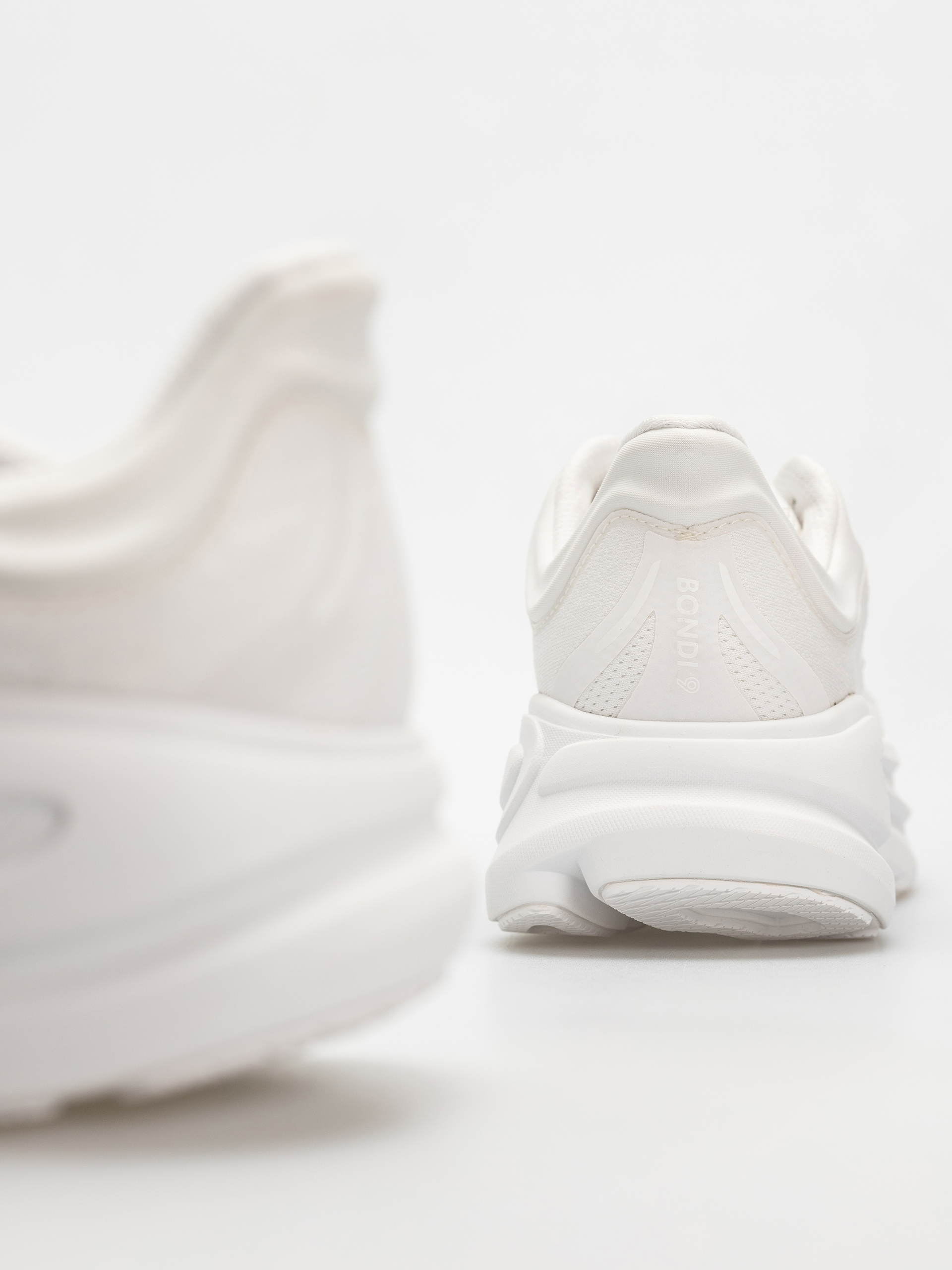 Boty Hoka Bondi 9 (white/white)