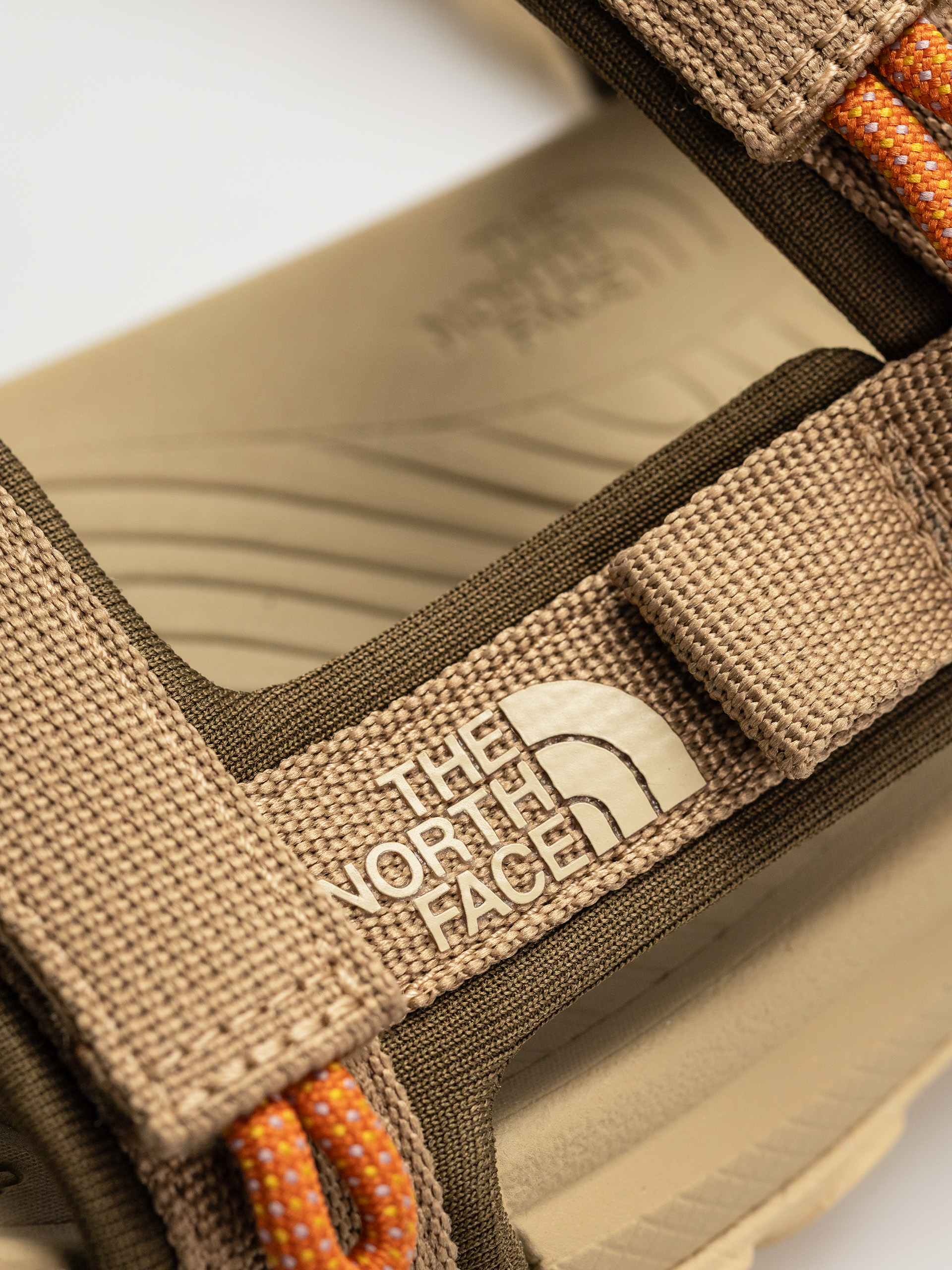 Sandaly The North Face Explore Camp Wmn (sahara/iron bronze)